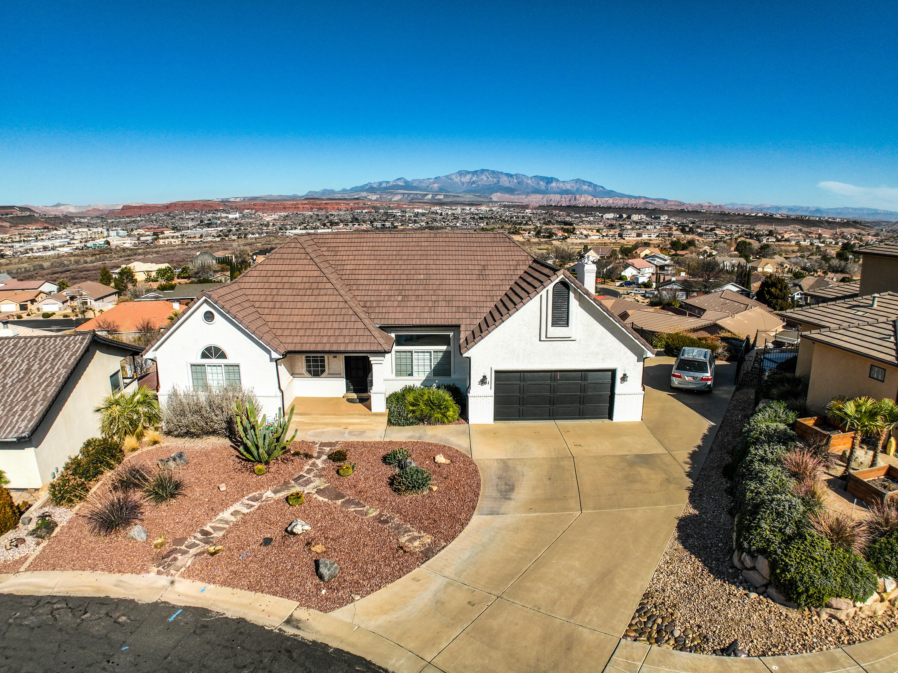 BLOOMINGTON HILLS - Residential