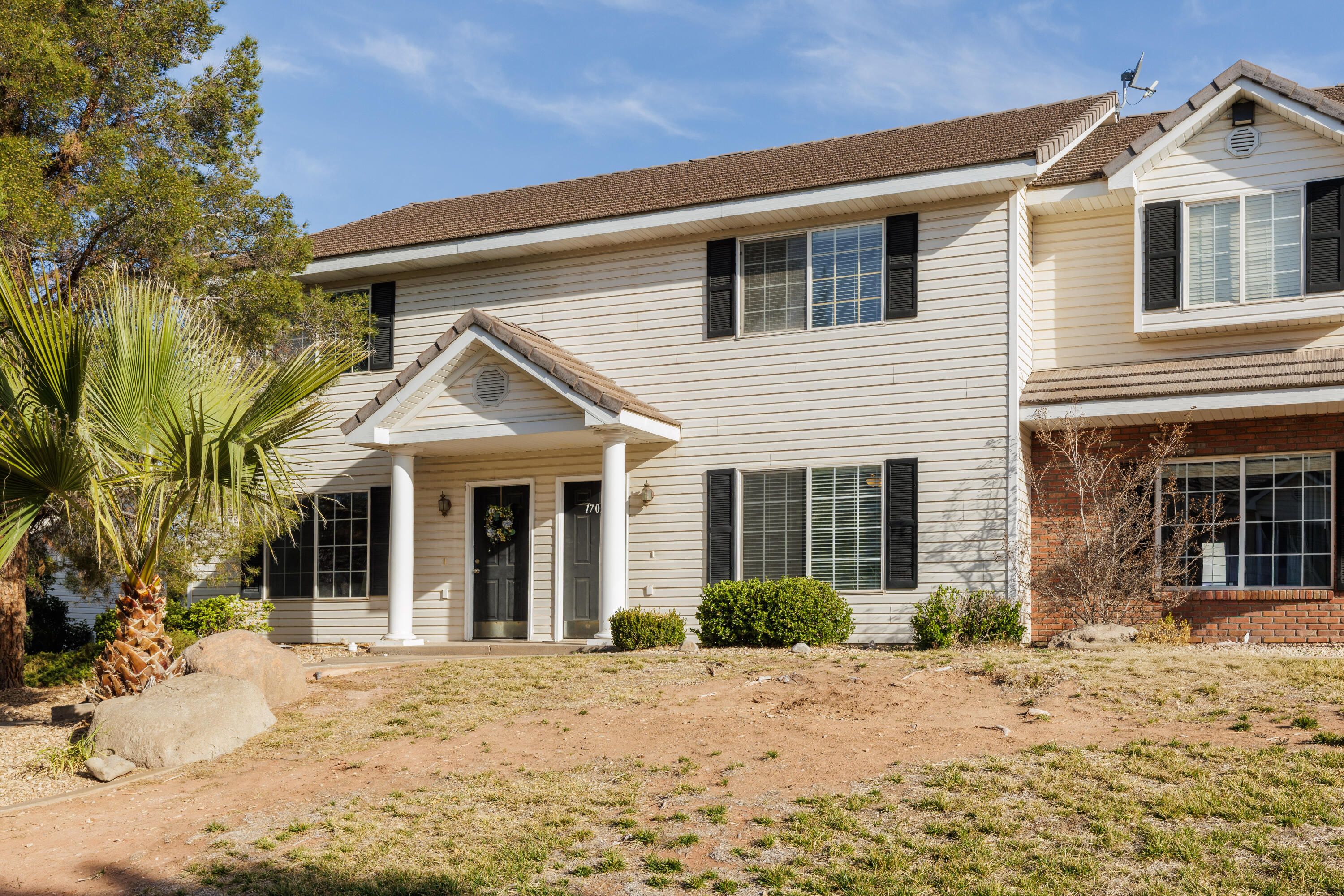 LEXINGTON HILLS TOWNHOMES - Residential