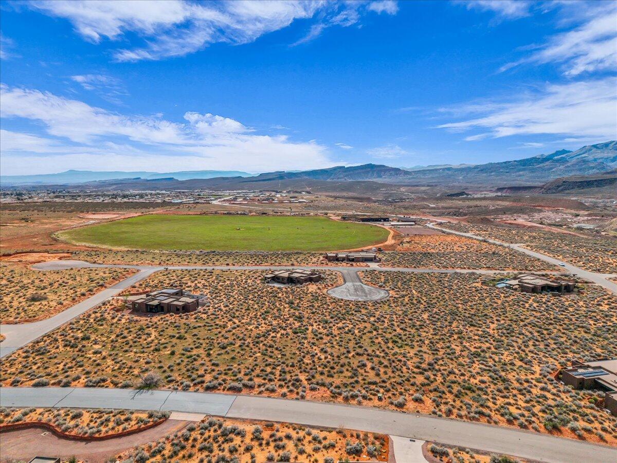 TAVIAWK - Land
