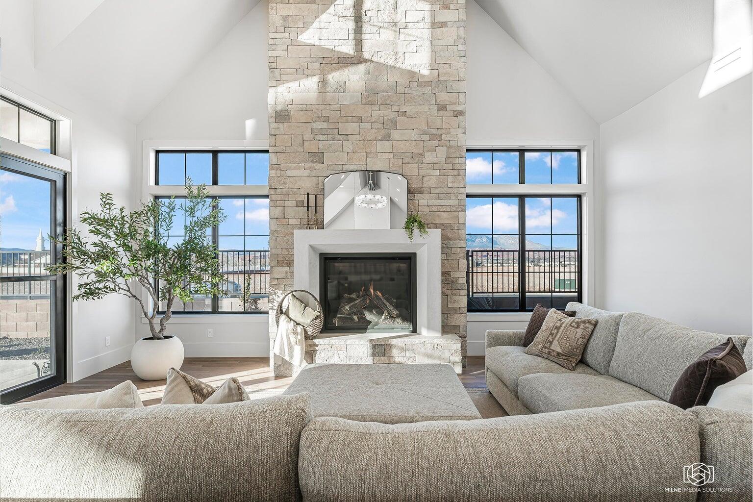 SUMMIT VIEW - Residential