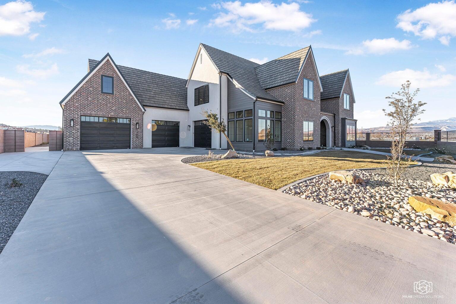 SUMMIT VIEW - Residential