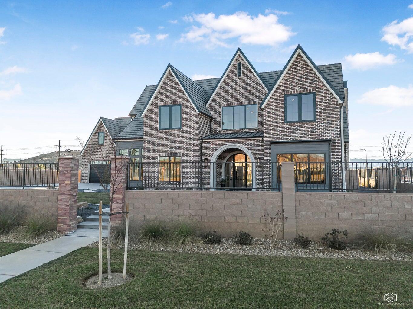 SUMMIT VIEW - Residential