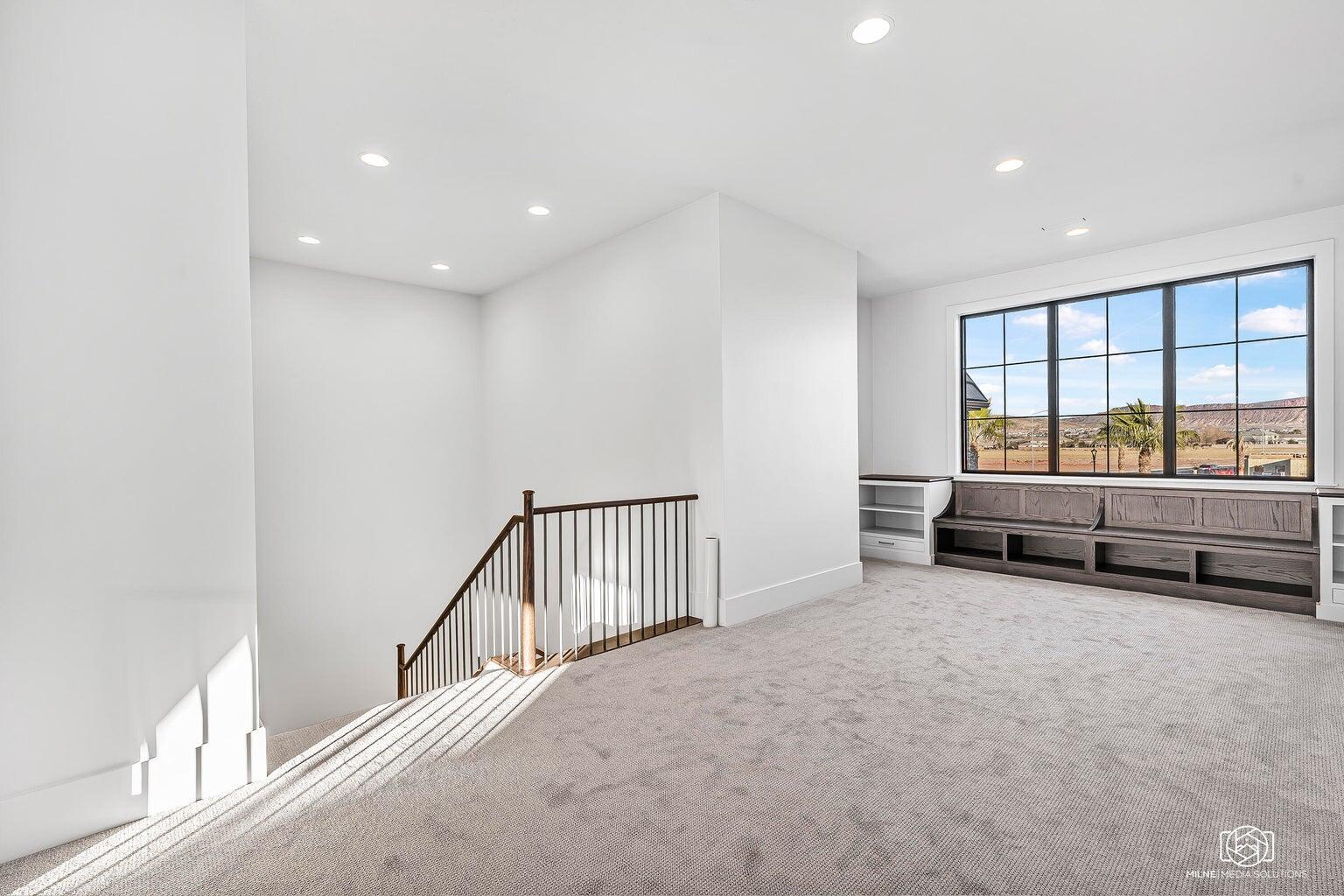 SUMMIT VIEW - Residential