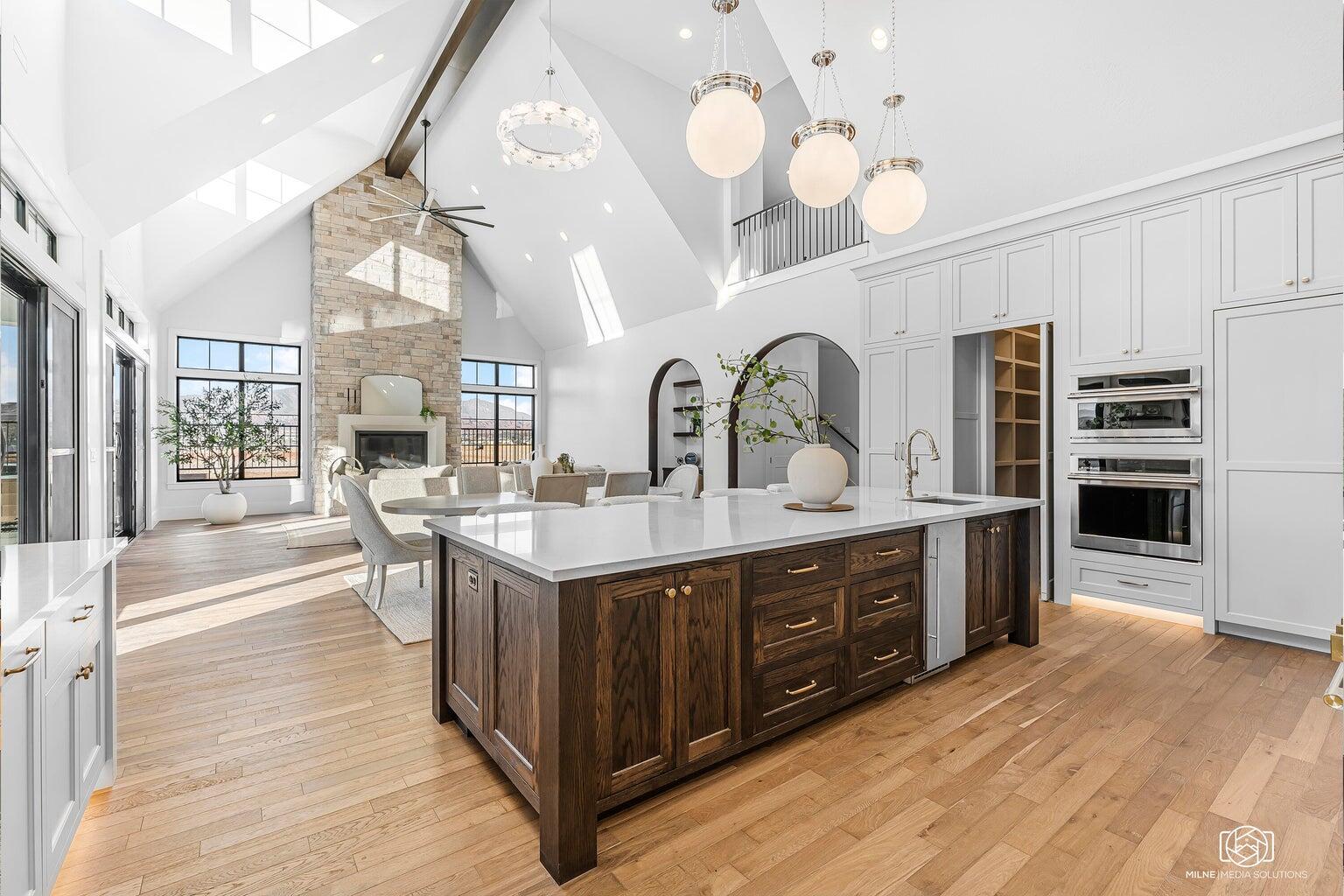 SUMMIT VIEW - Residential