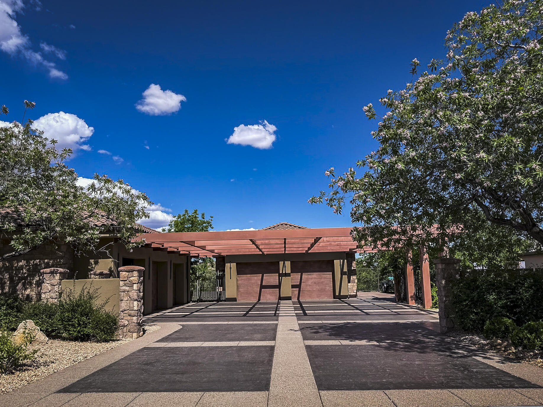 NORTHBRIDGE ESTATES - Residential