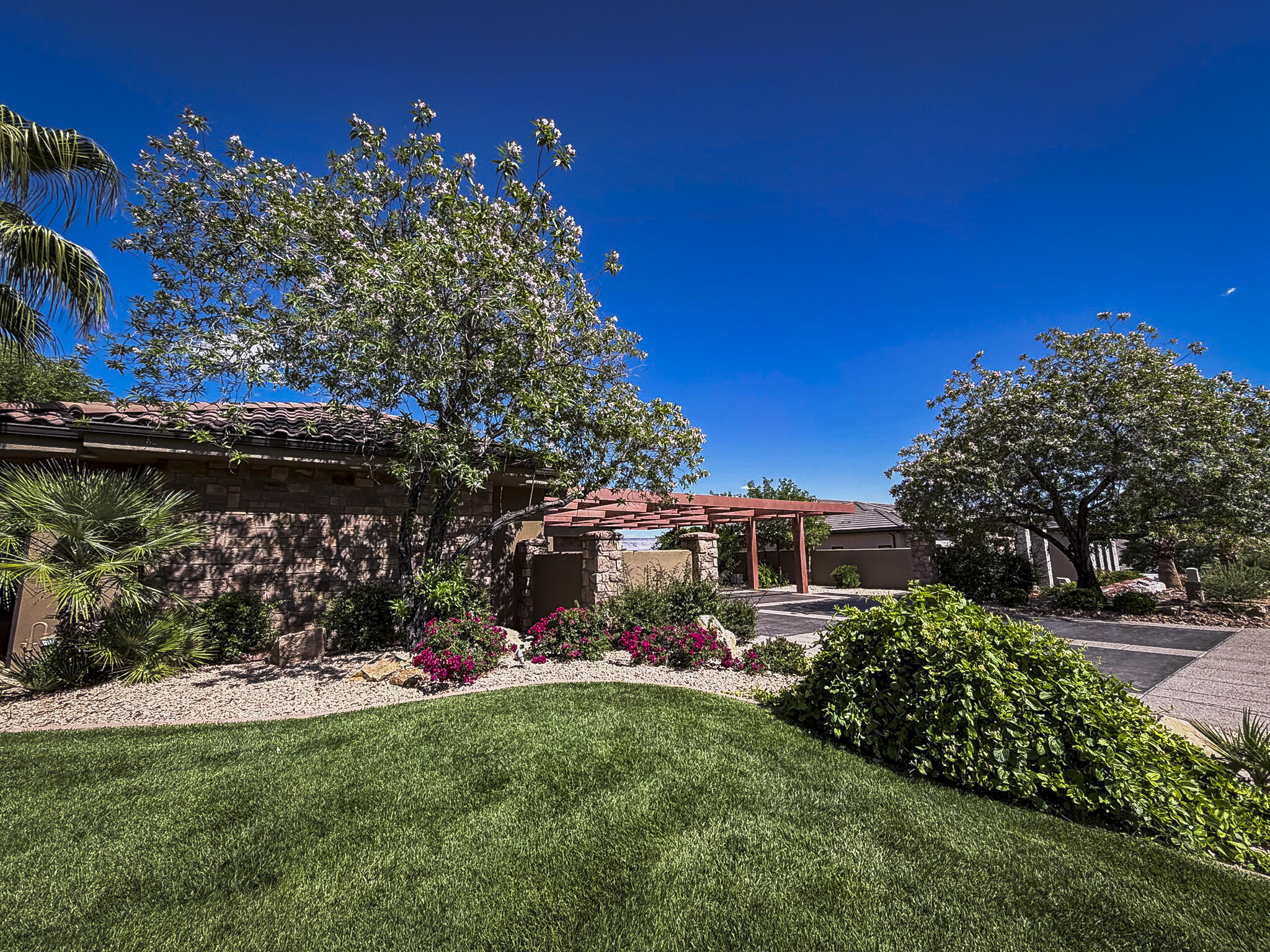 NORTHBRIDGE ESTATES - Residential