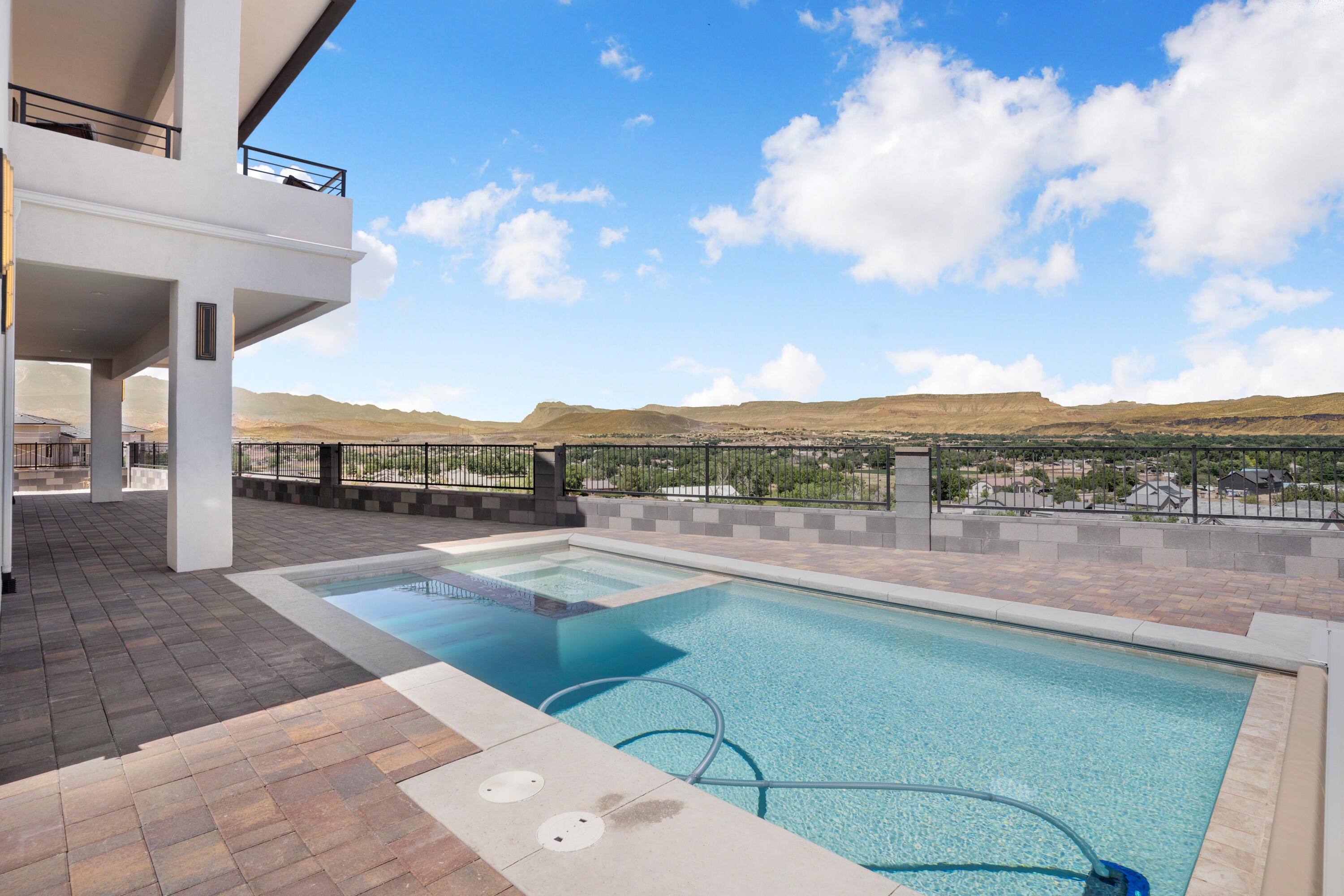 HILLSIDE ESTATES - Residential