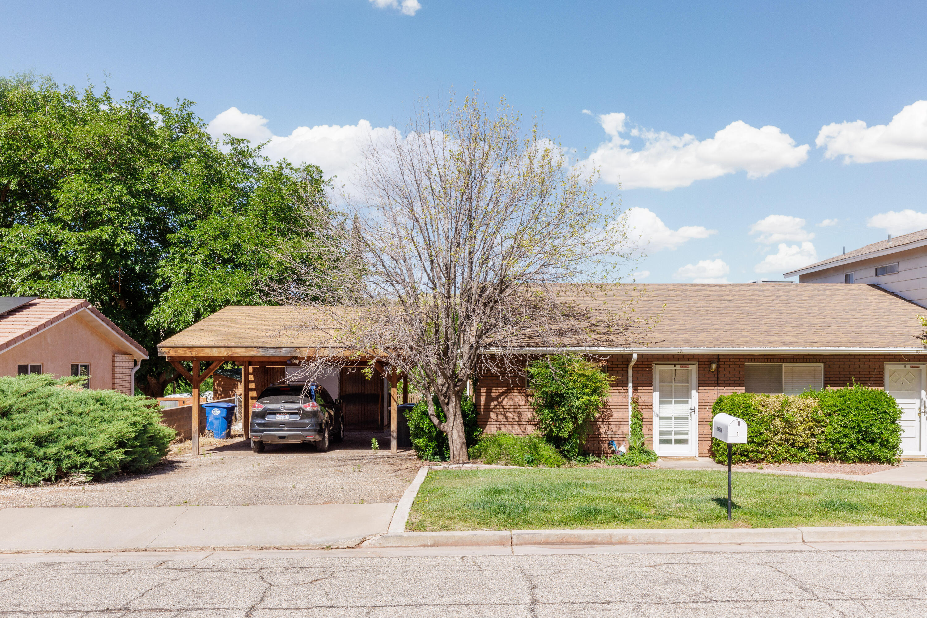 RED HILLS - Residential Income