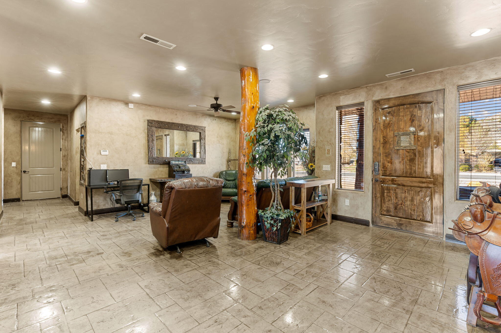 DIAMOND VALLEY ACRES - Residential