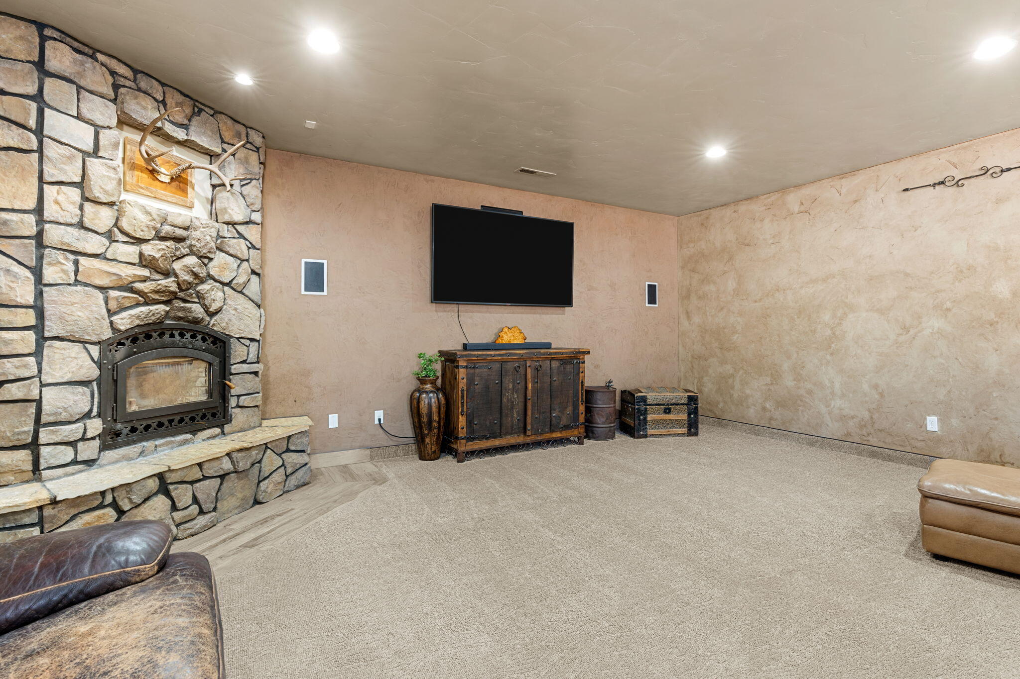 DIAMOND VALLEY ACRES - Residential