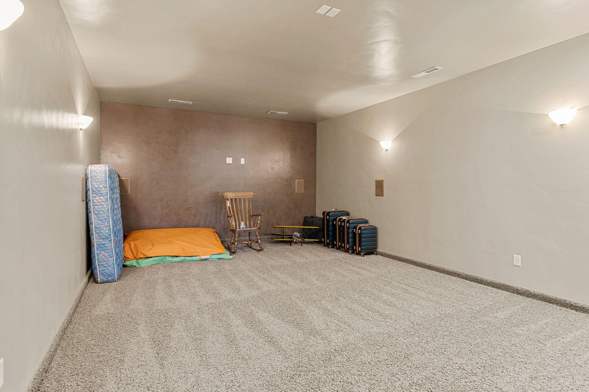 DIAMOND VALLEY ACRES - Residential