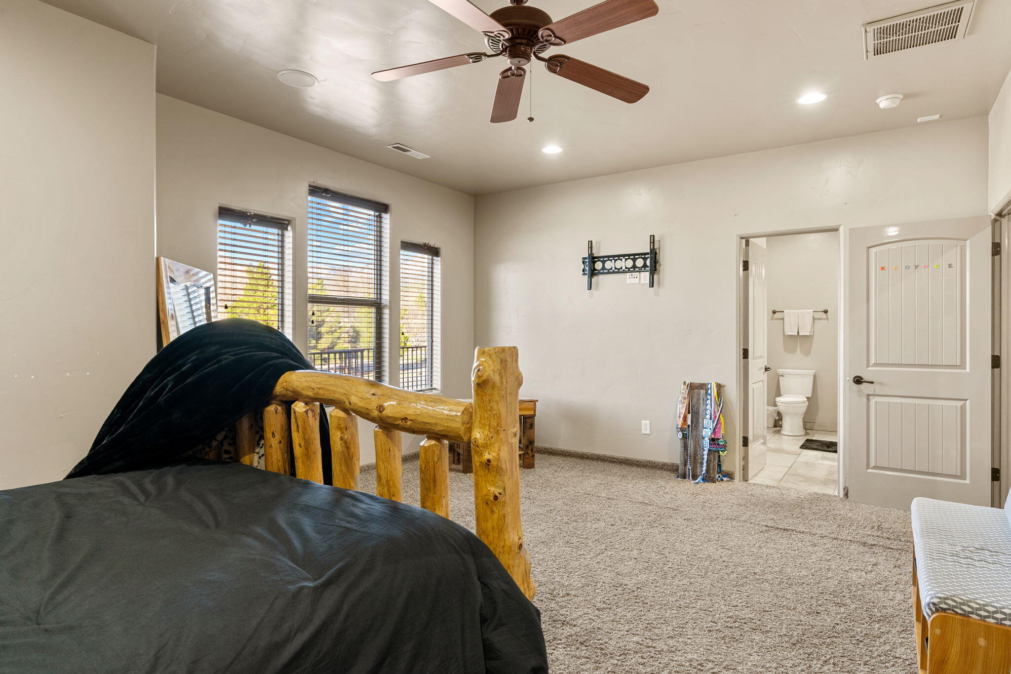 DIAMOND VALLEY ACRES - Residential