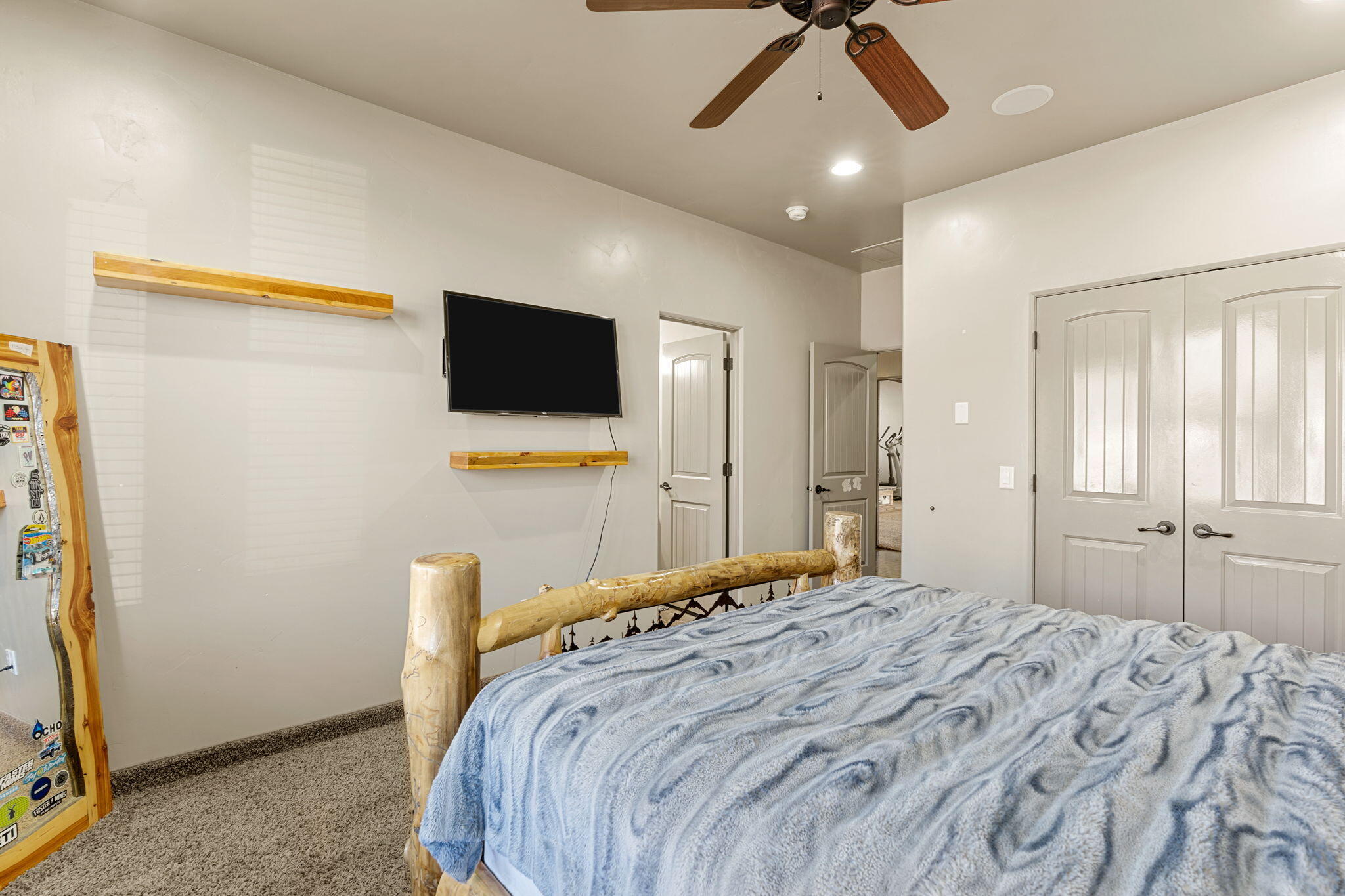 DIAMOND VALLEY ACRES - Residential