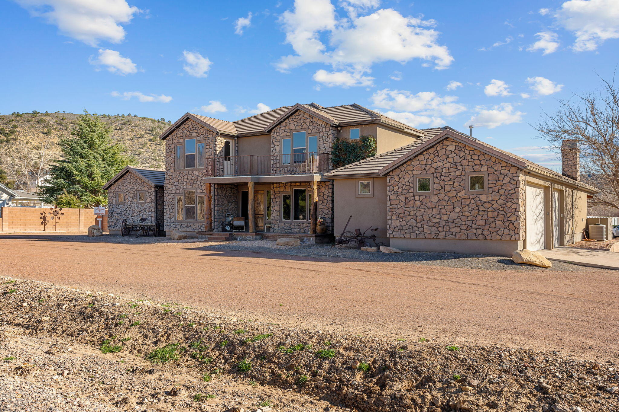 DIAMOND VALLEY ACRES - Residential