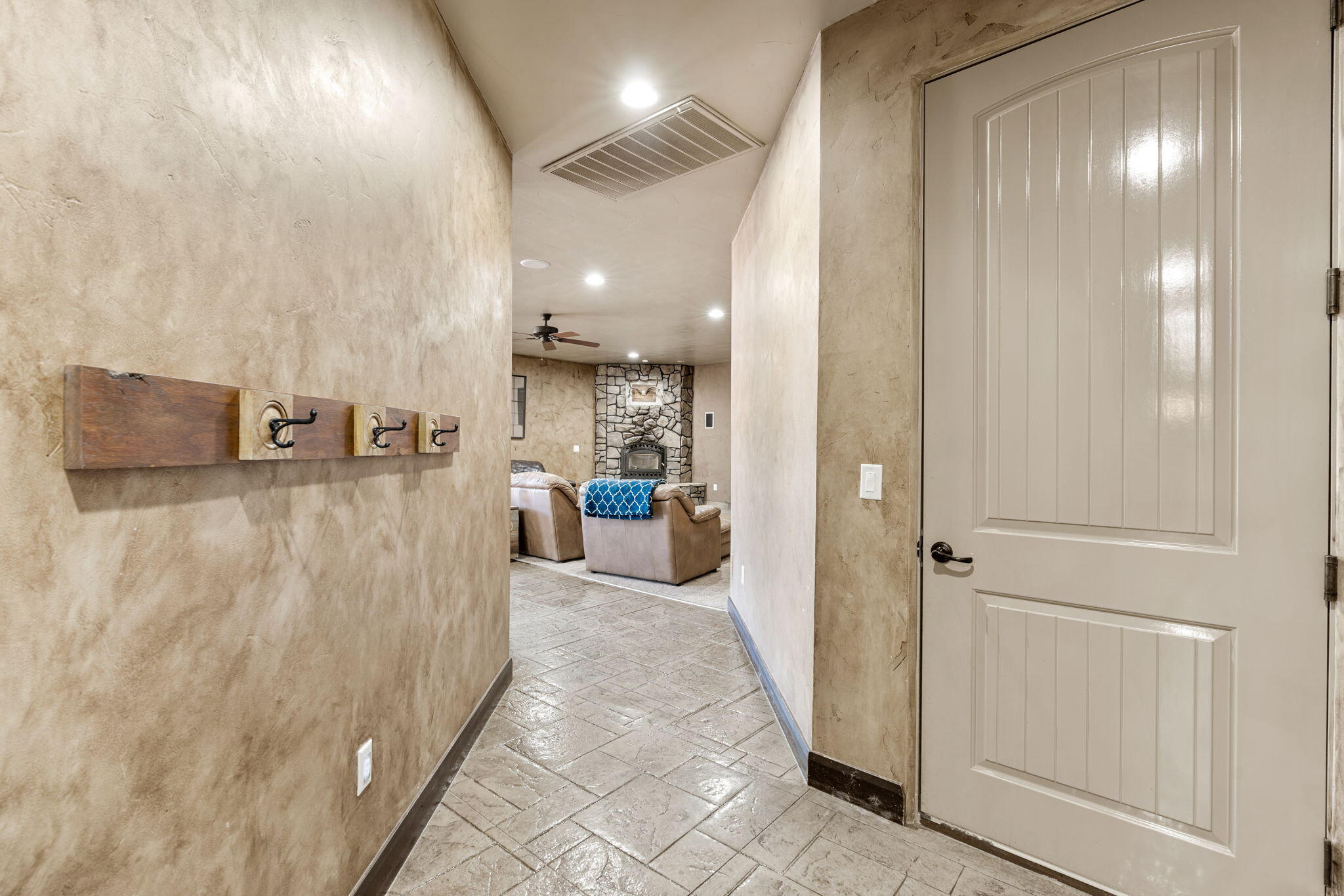 DIAMOND VALLEY ACRES - Residential