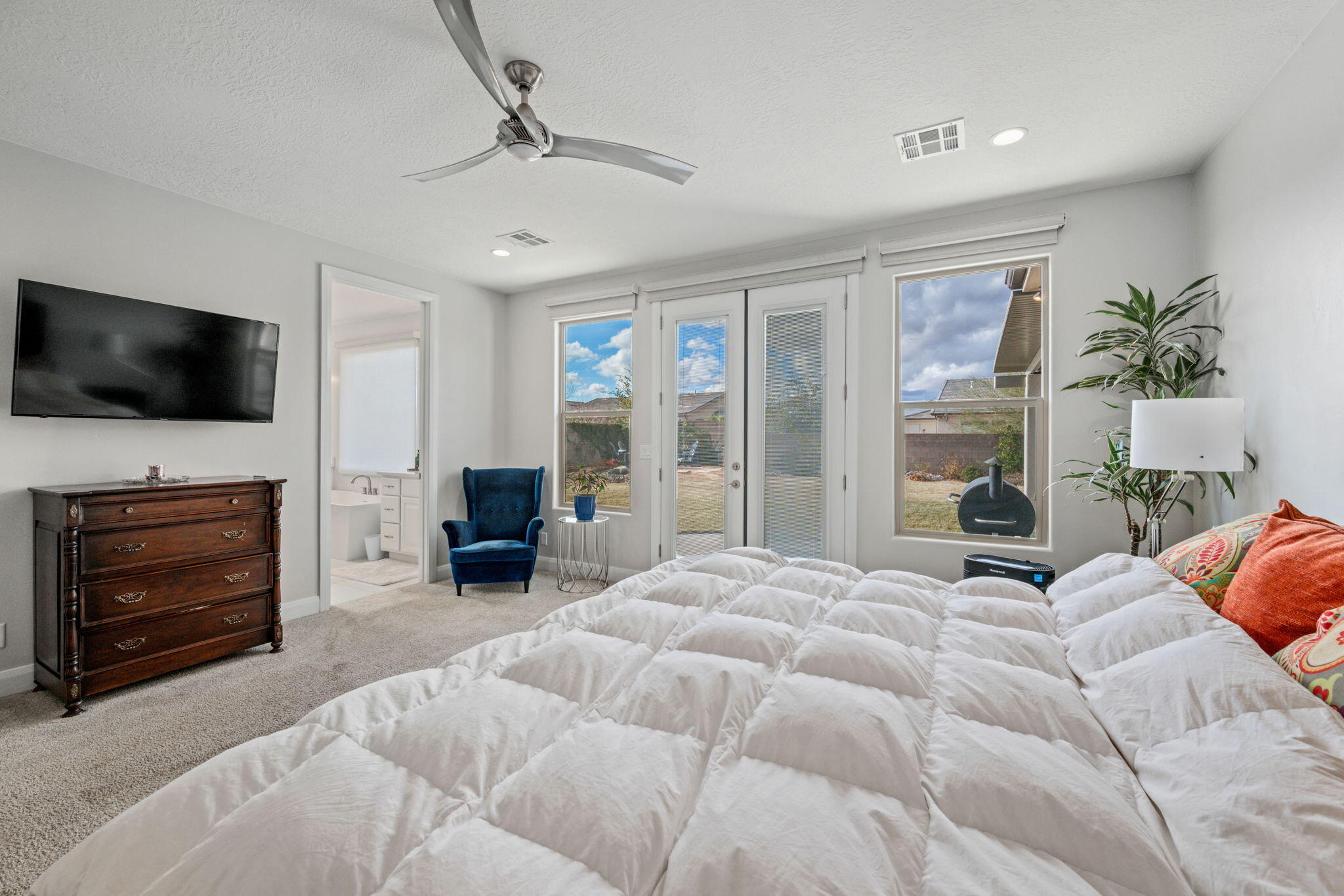 VIEWS AT CORAL CANYON - Residential