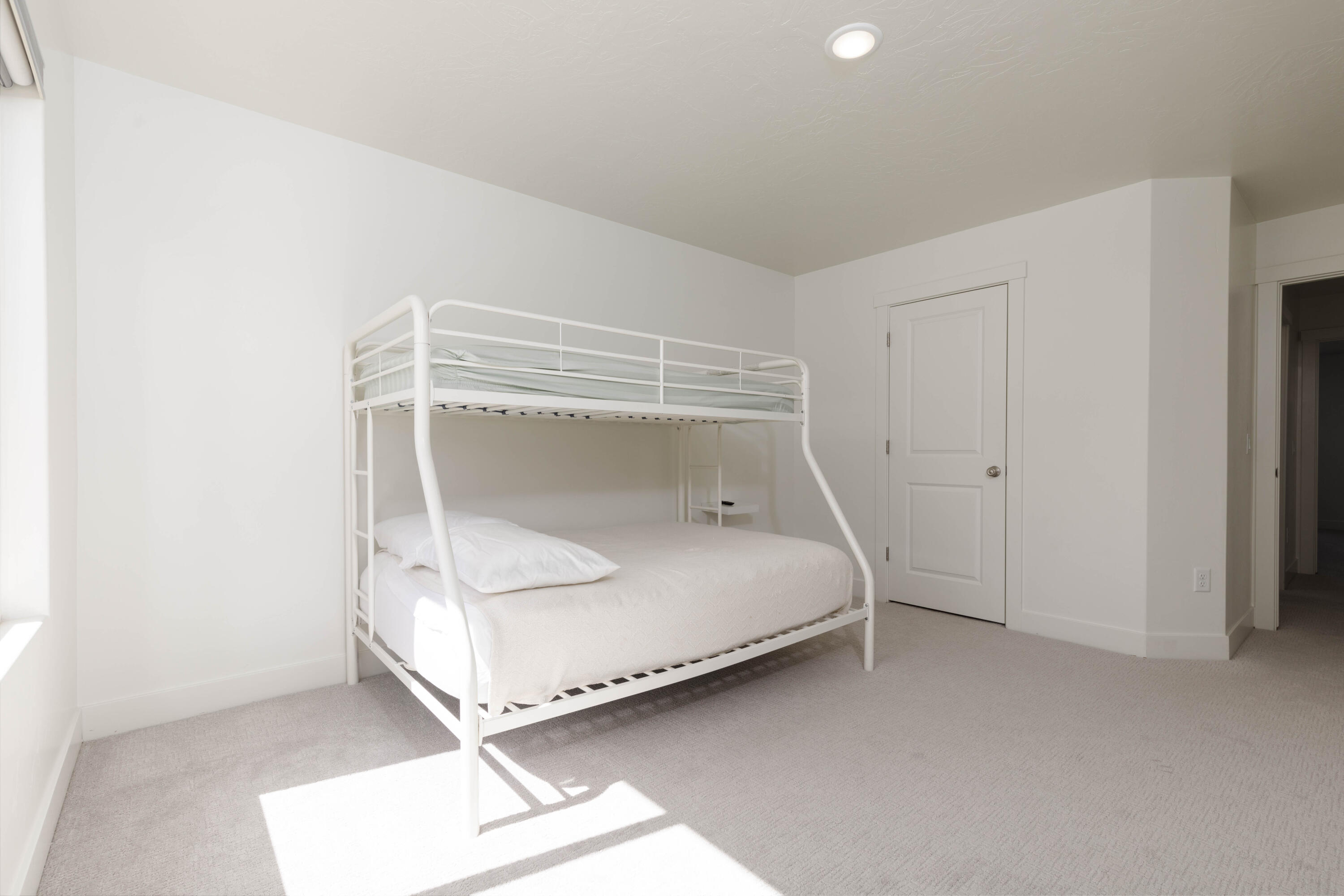 SEQUOIA ESTATES - Residential
