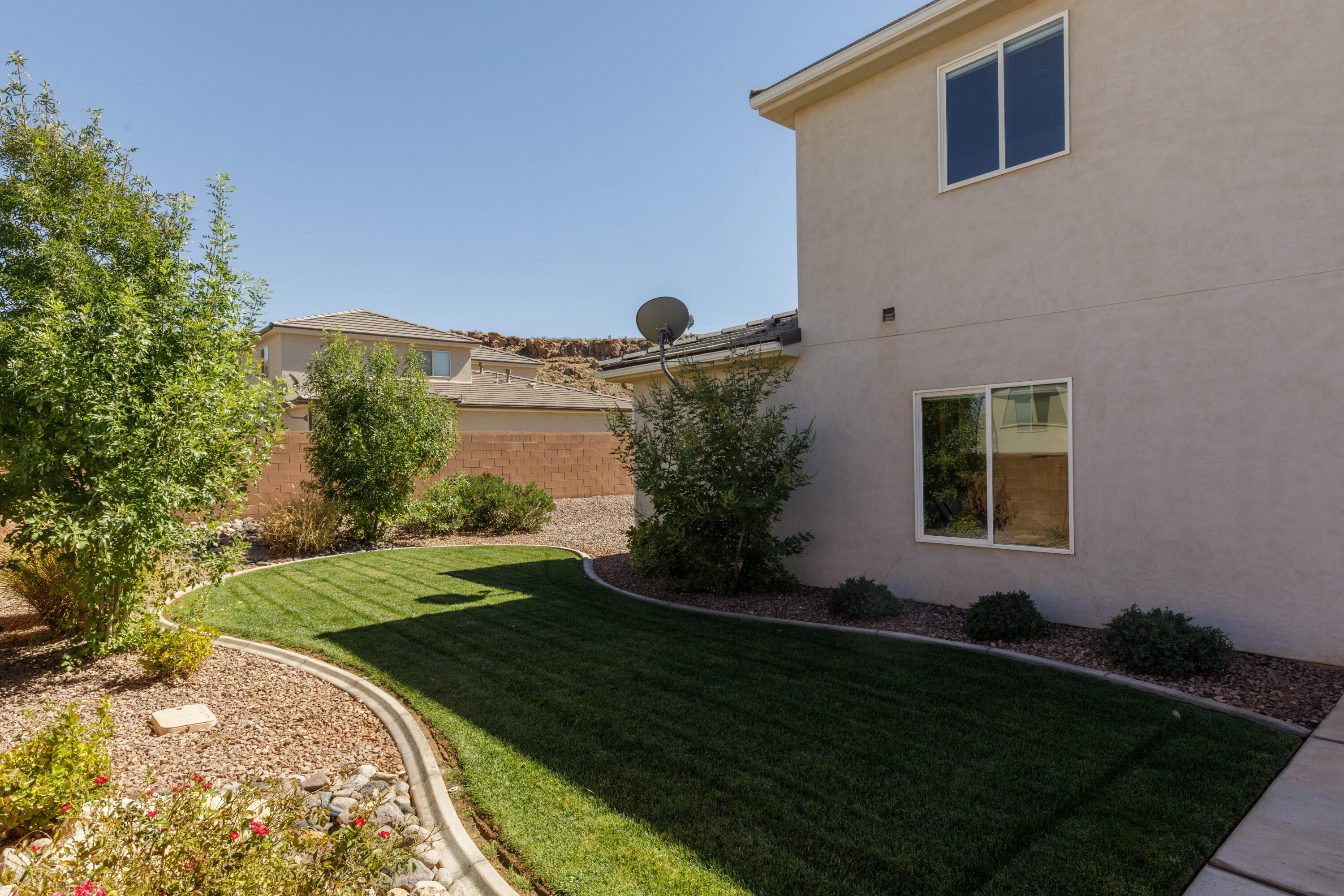 SEQUOIA ESTATES - Residential