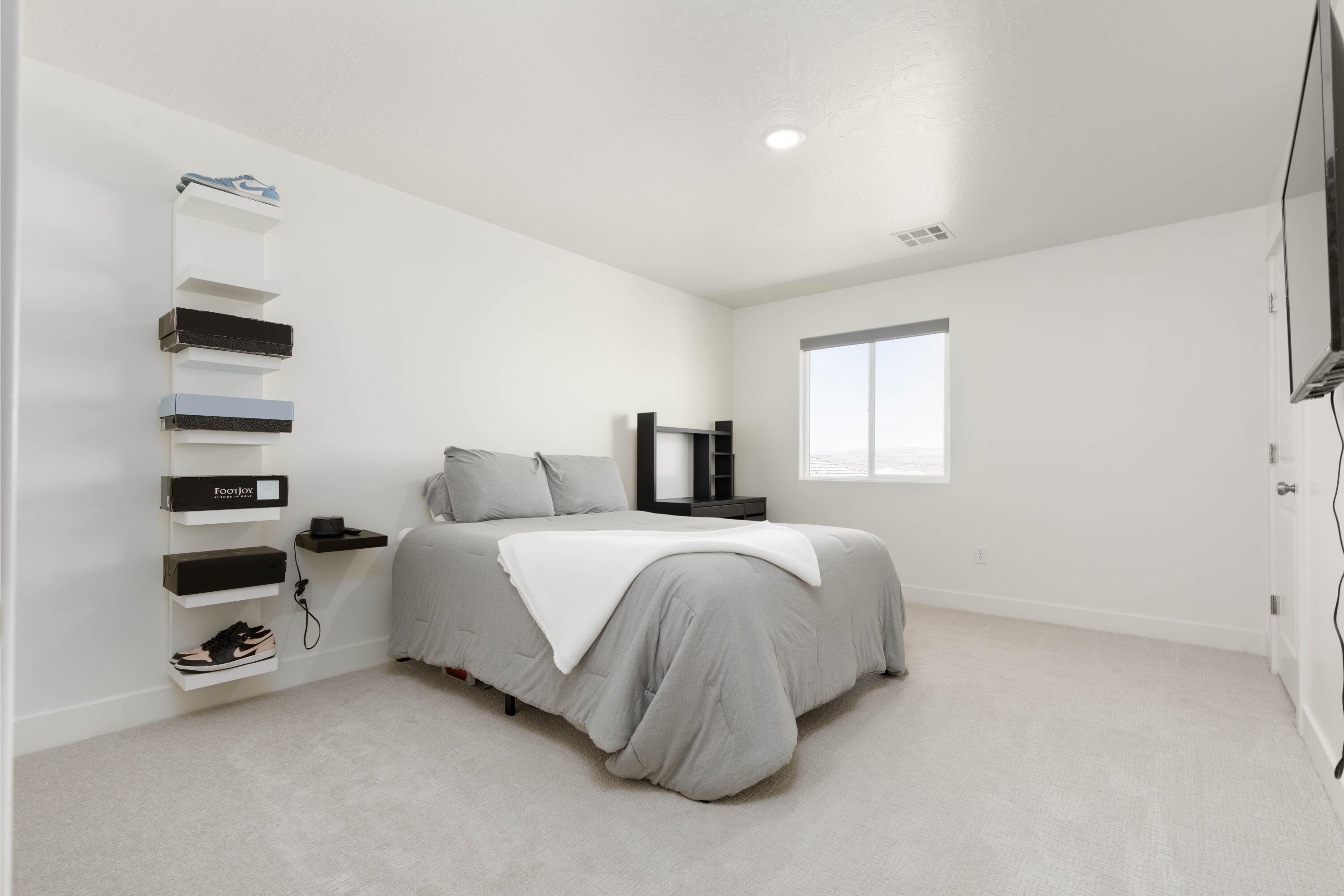 SEQUOIA ESTATES - Residential