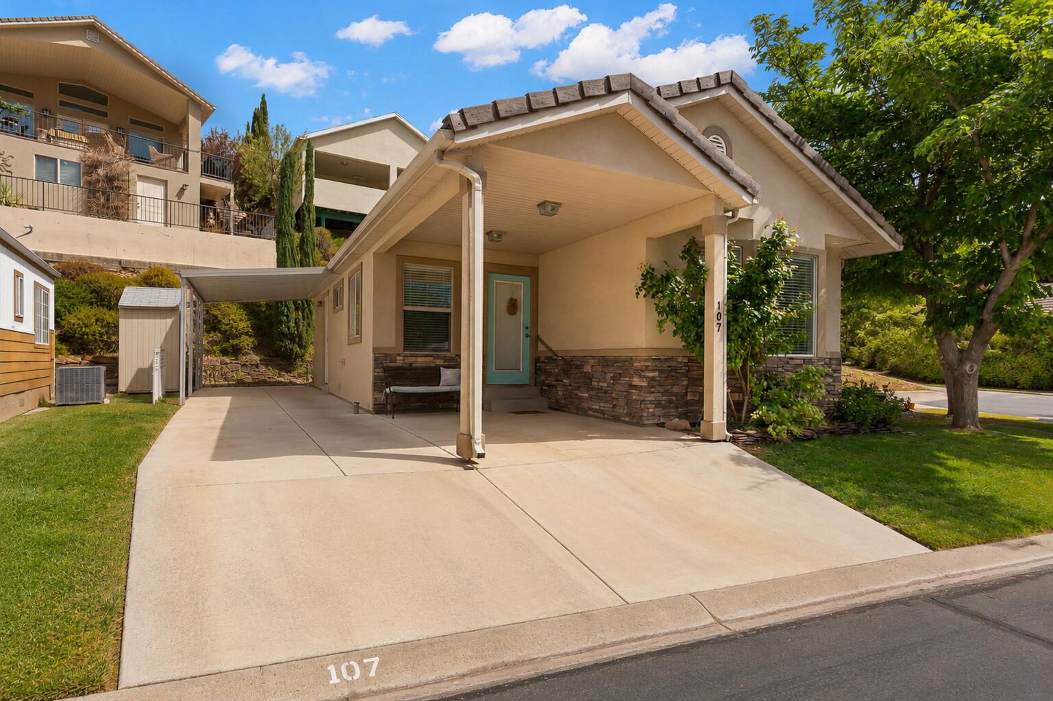 HARRISBURG LAKESIDE ESTATES - Residential