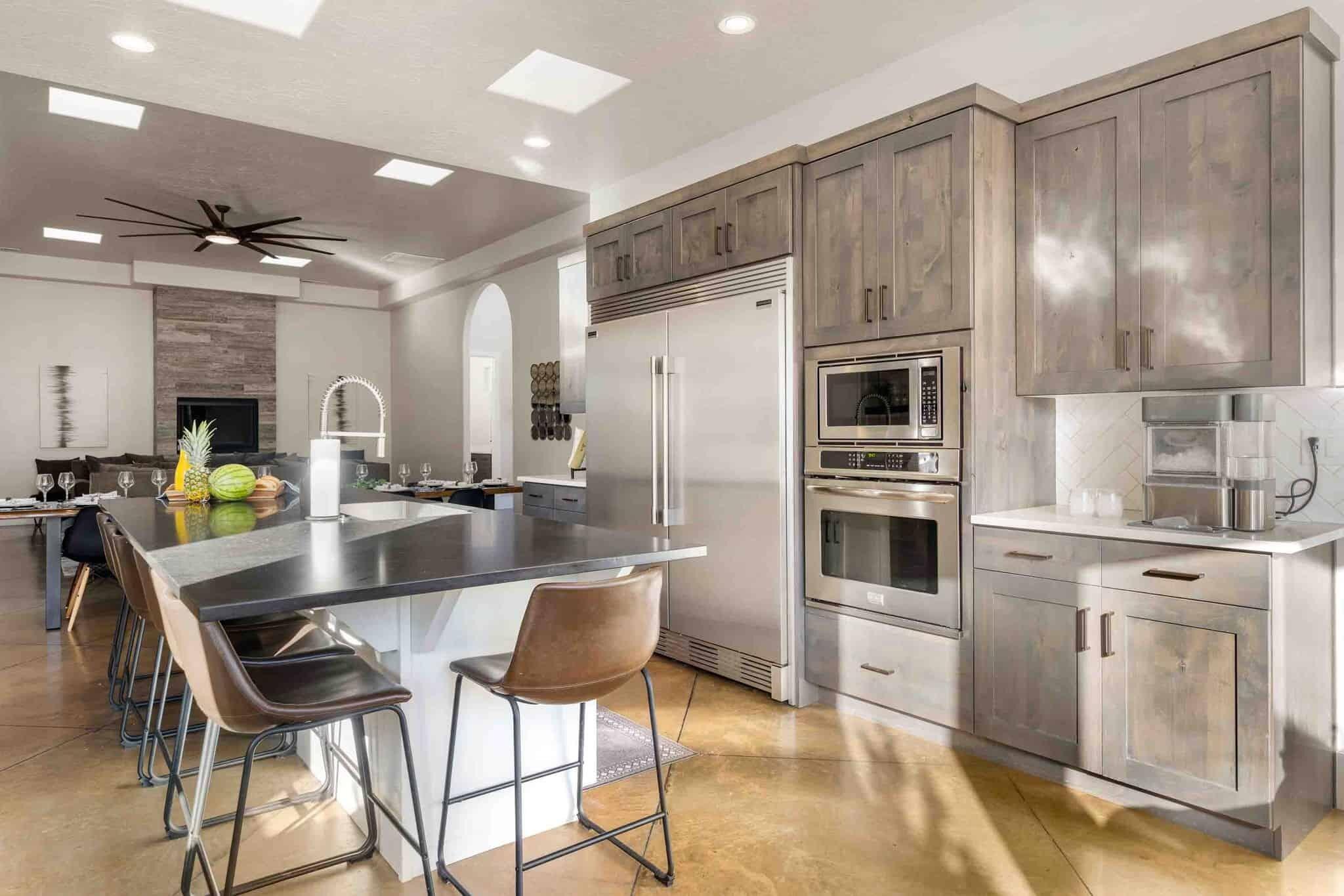 ADOBE HILLS - Residential