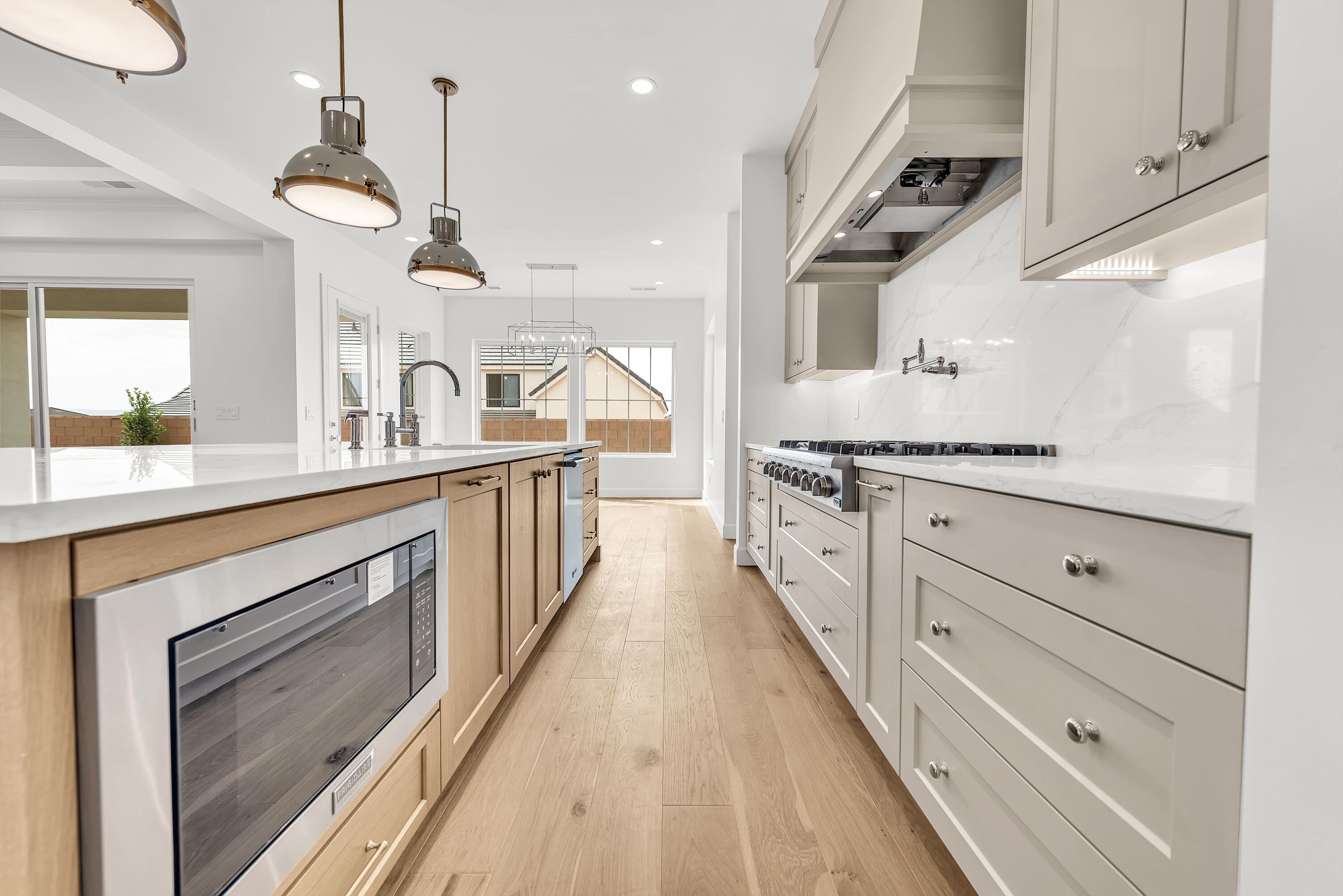 TEAKWOOD - Residential