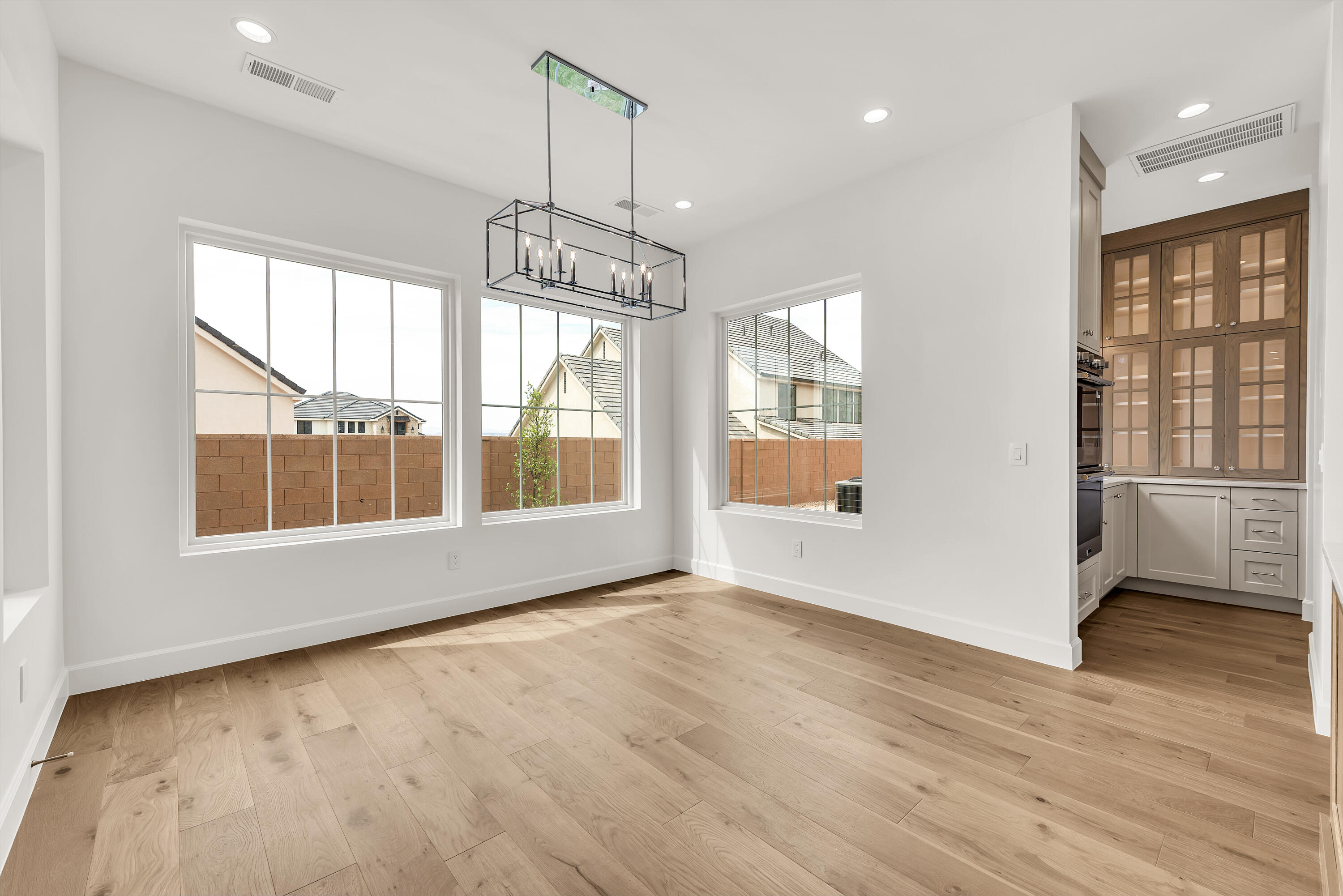 TEAKWOOD - Residential