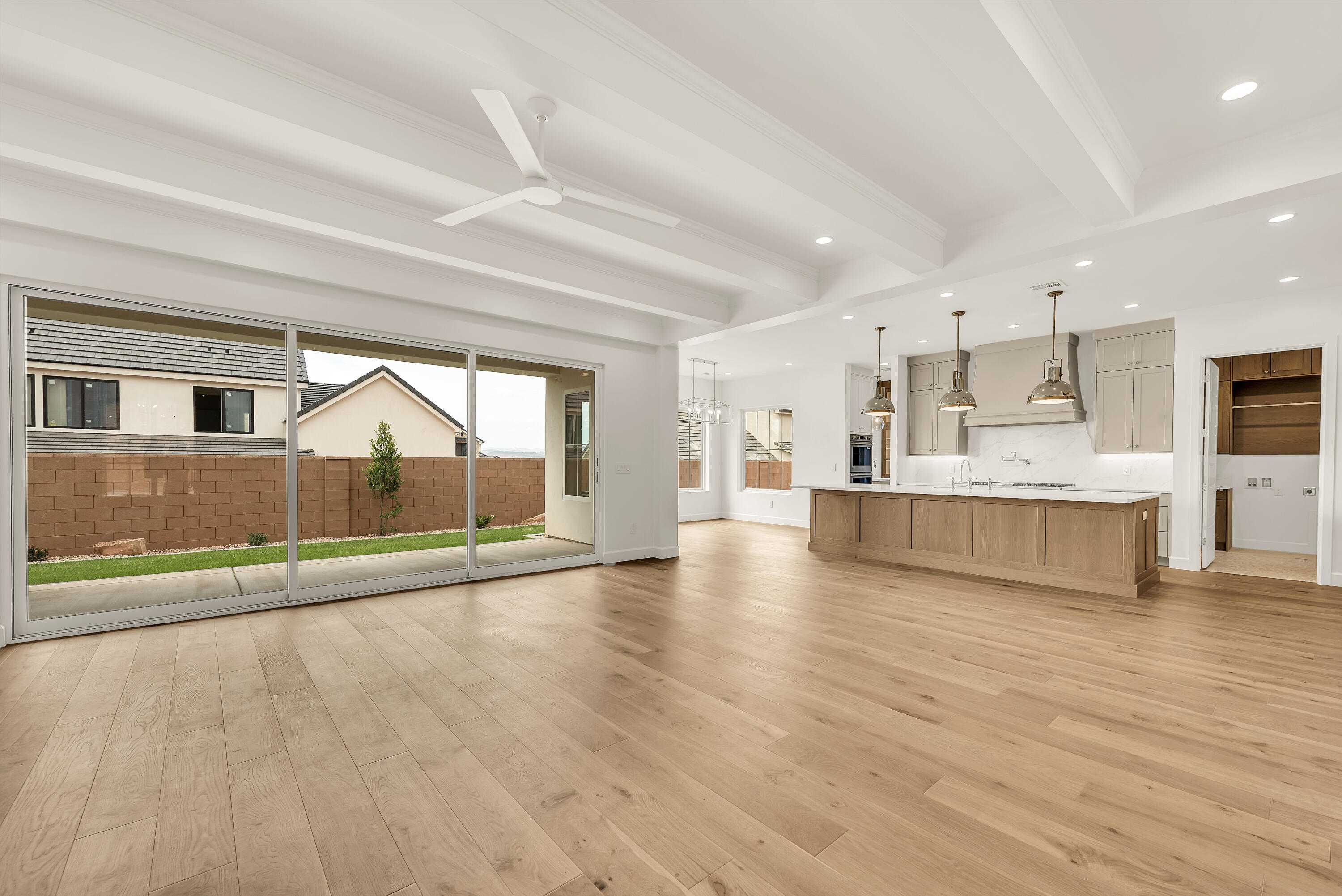 TEAKWOOD - Residential