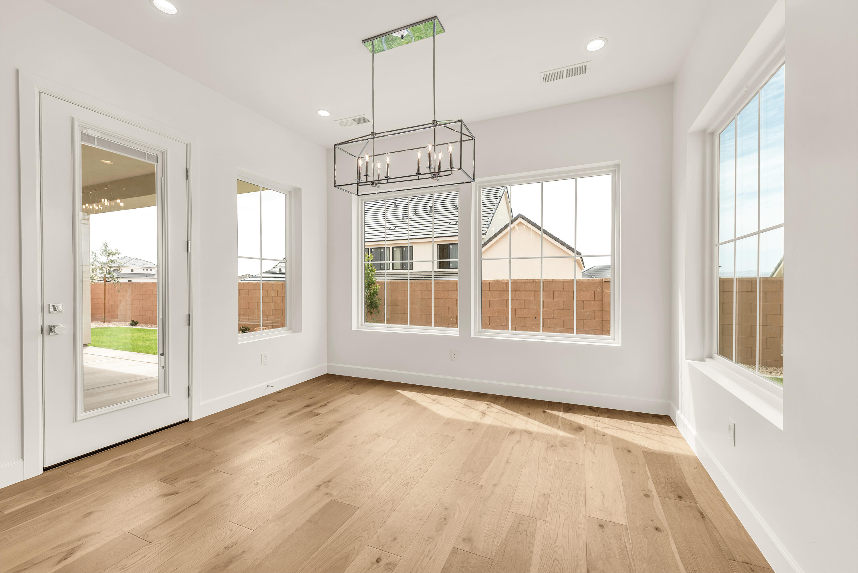 TEAKWOOD - Residential