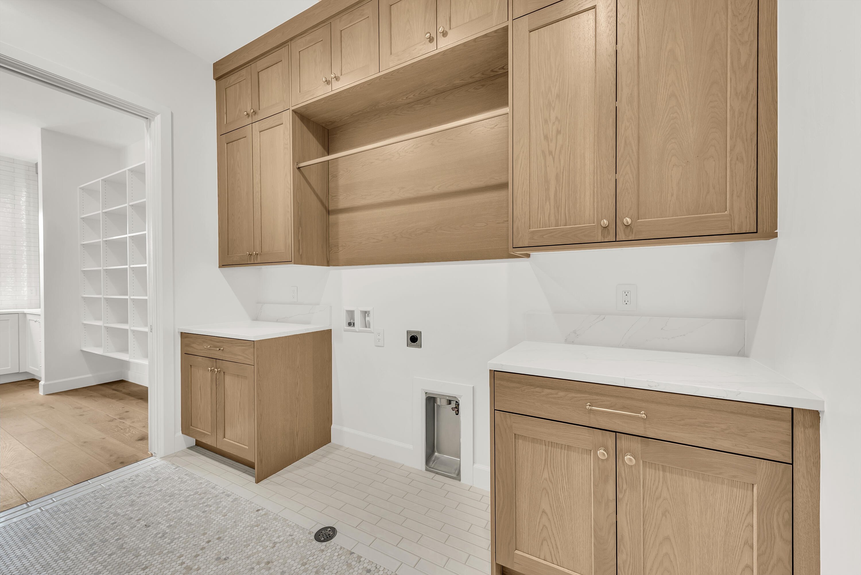 TEAKWOOD - Residential