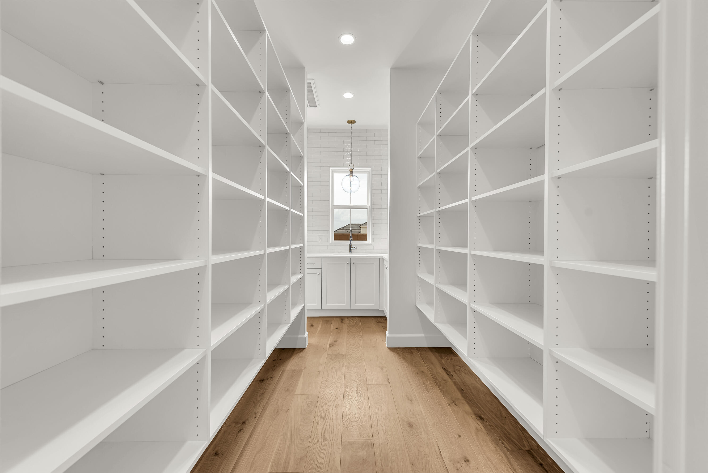 TEAKWOOD - Residential