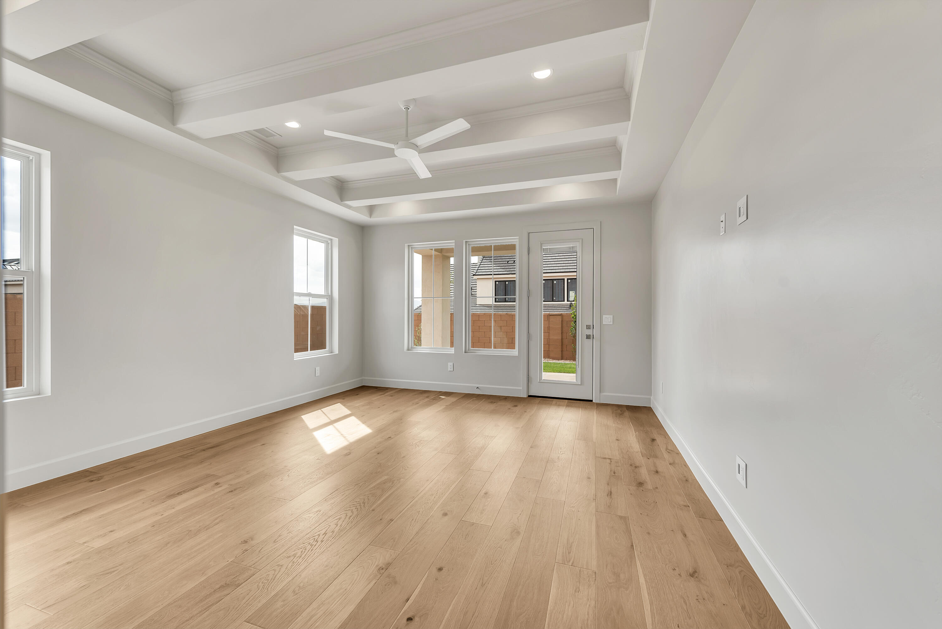 TEAKWOOD - Residential