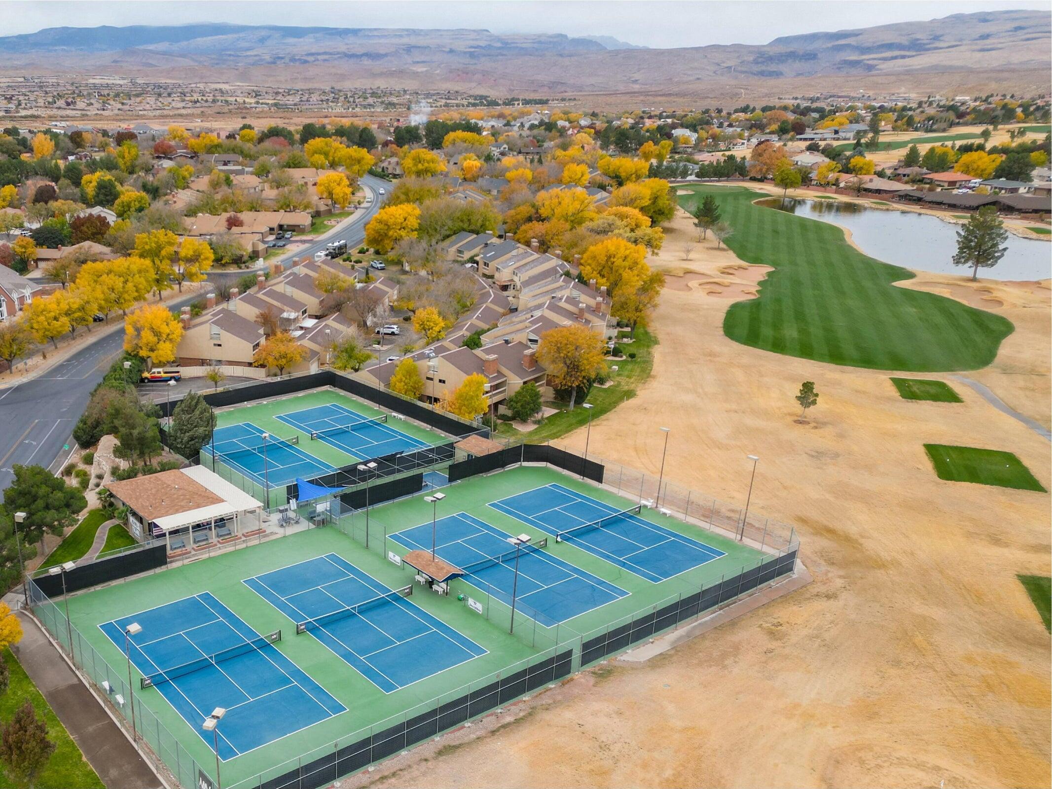 BLOOMINGTON VAC VILLAS - Residential