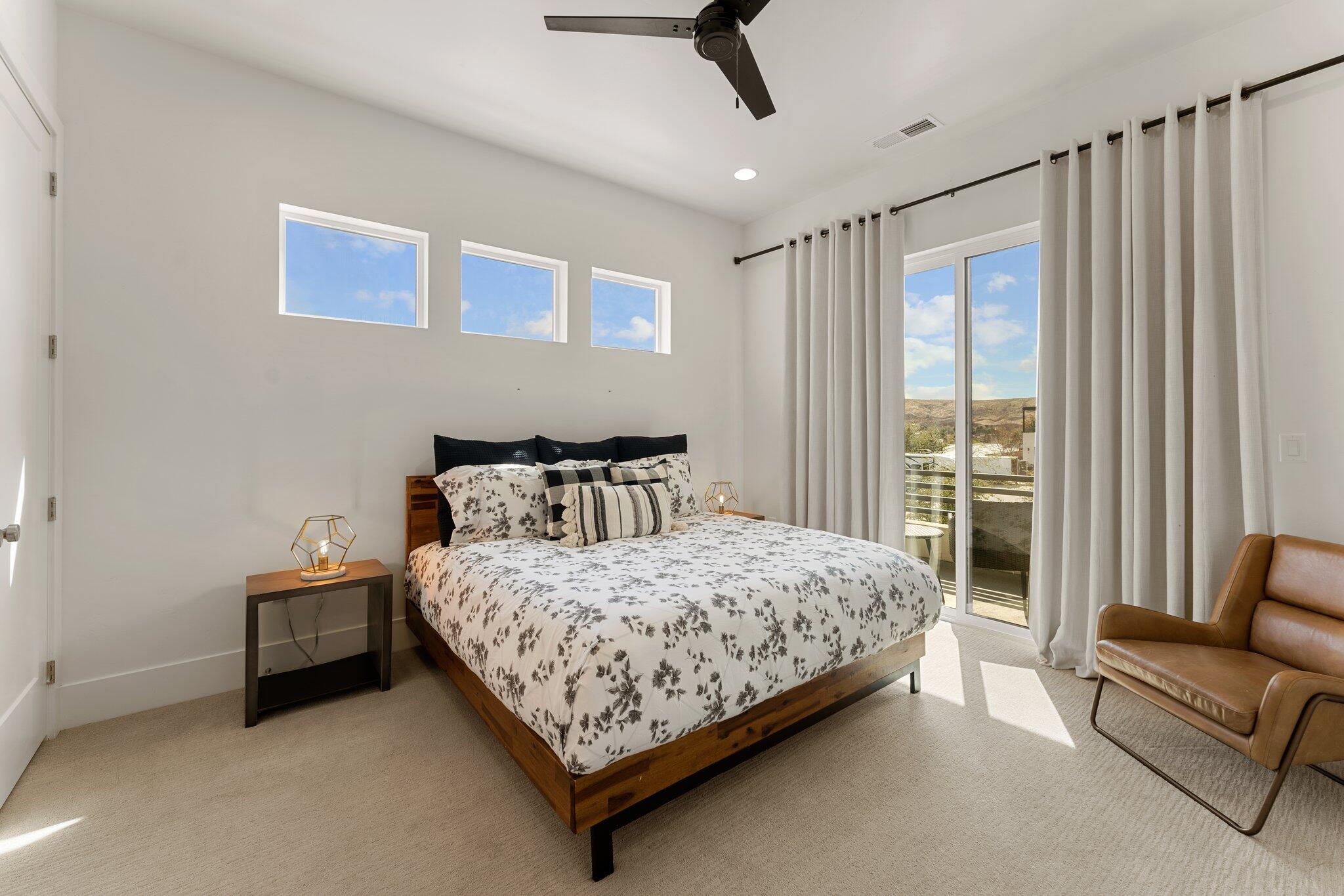 BLOOMINGTON VAC VILLAS - Residential
