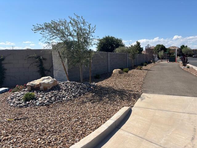 LUXURY HOME ESTATES! 3 Cul-de-sacs, 3 Phases.  34 Lots in the community, only 7 Lots Remaining!  No HOA!  Bring Your Own Builder.  Buyer to pay water fee.  Lot specific soils report needed depending on the structure you build, the lot will need some OverX.  EXCLUSIVE DEVELOPMENT IN WASHINGTON!  buyer to verify all.  Across the street from Staheli Farms.
