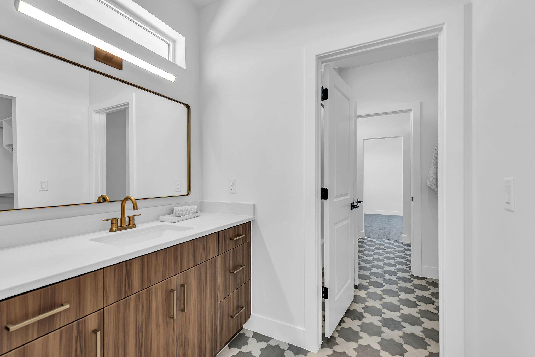 SOLENTE VILLAGE - Residential
