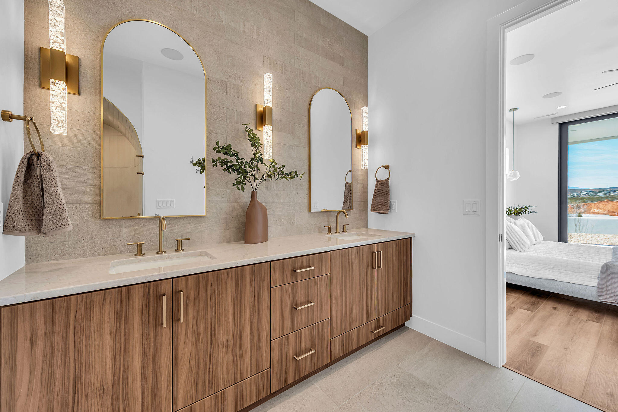 SOLENTE VILLAGE - Residential