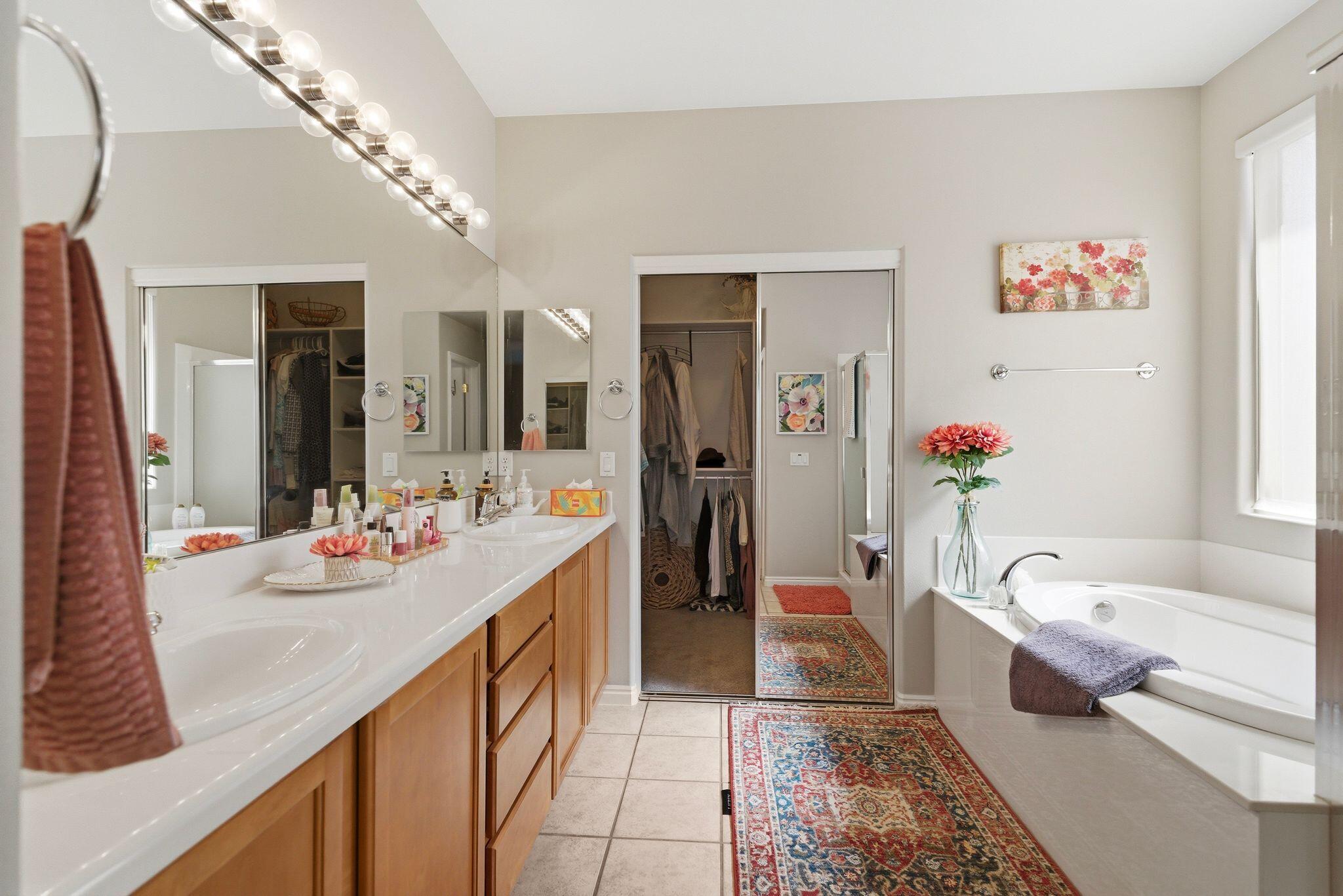 CORAL CANYON - Residential