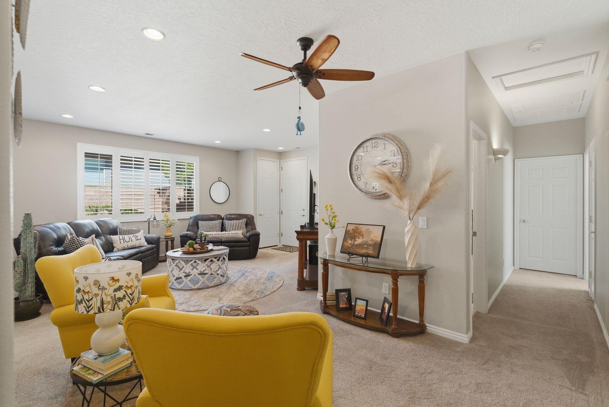 CORAL CANYON - Residential