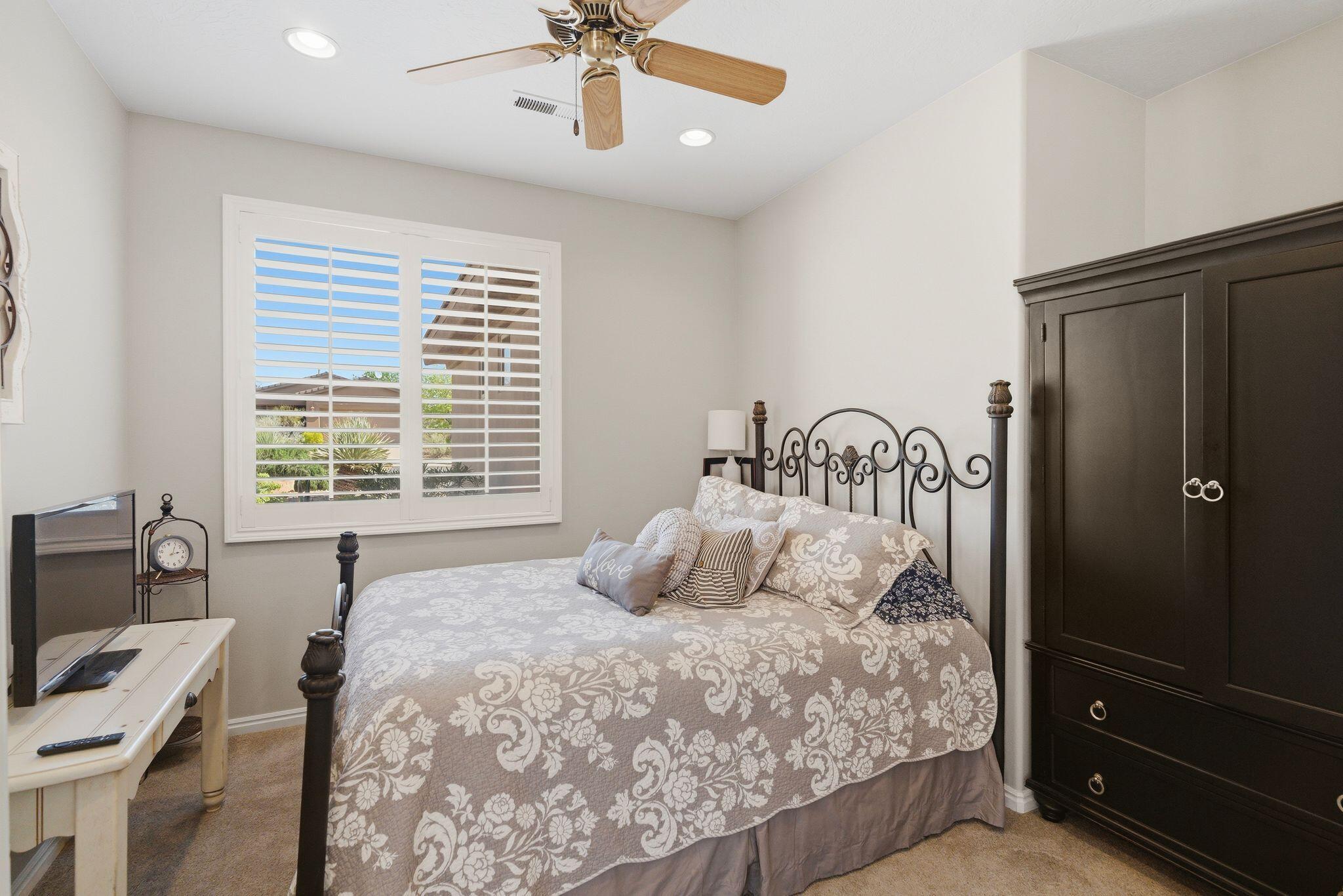 CORAL CANYON - Residential