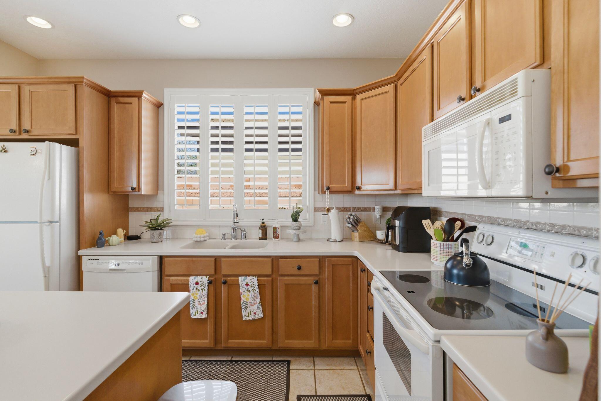 CORAL CANYON - Residential