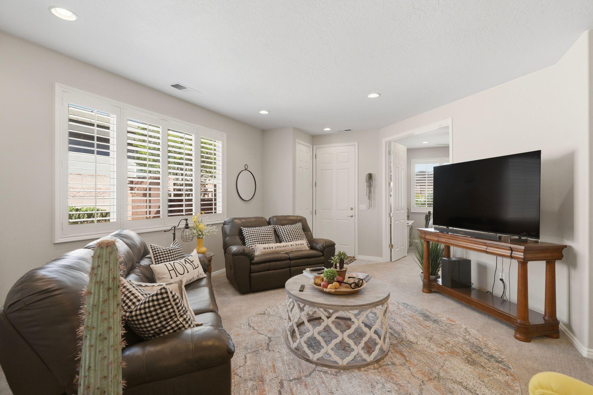CORAL CANYON - Residential