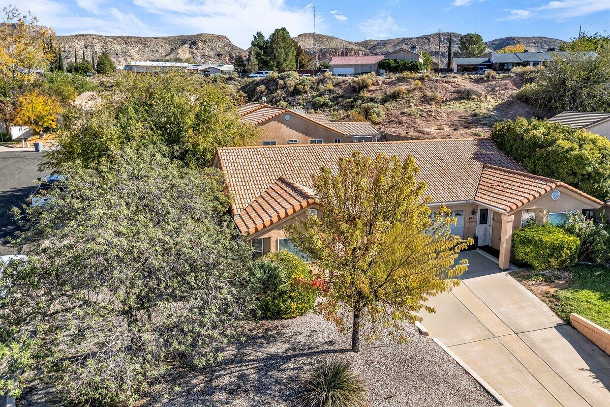 SPANISH GARDENS - Residential