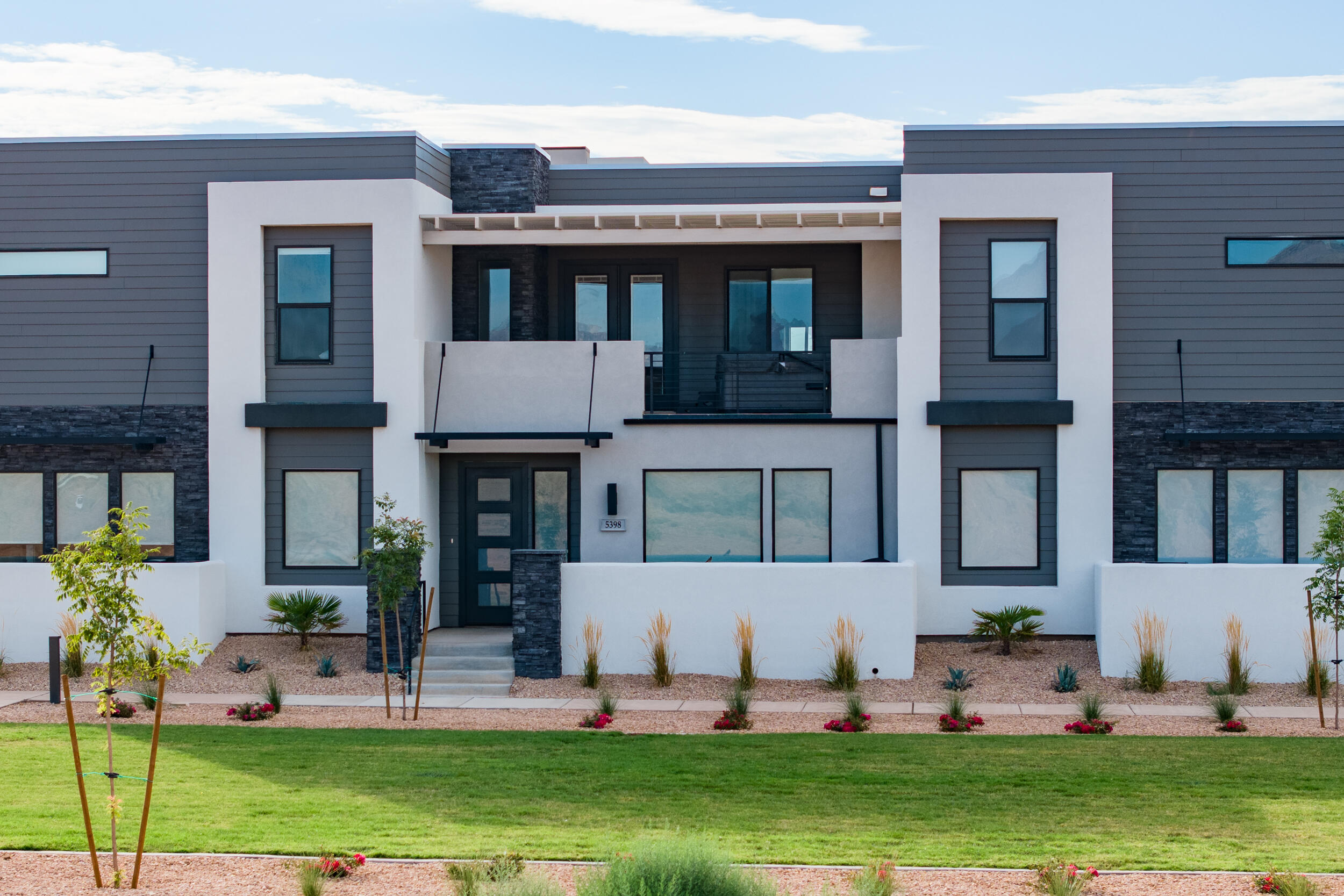DESERT COLOR RESORT - Residential