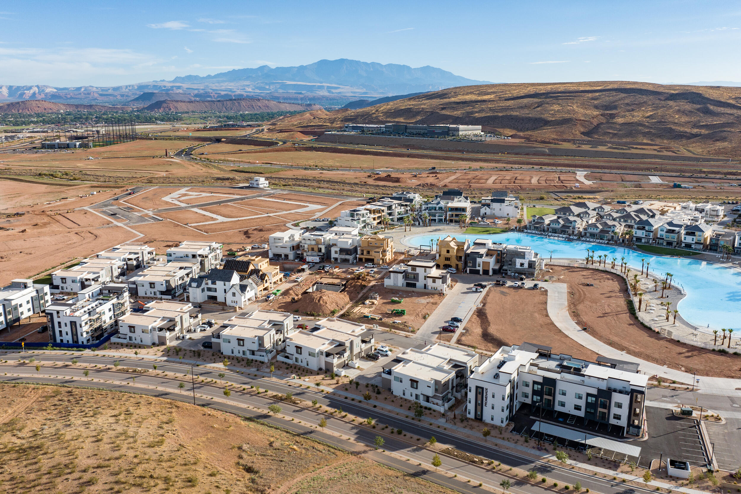 DESERT COLOR RESORT - Residential
