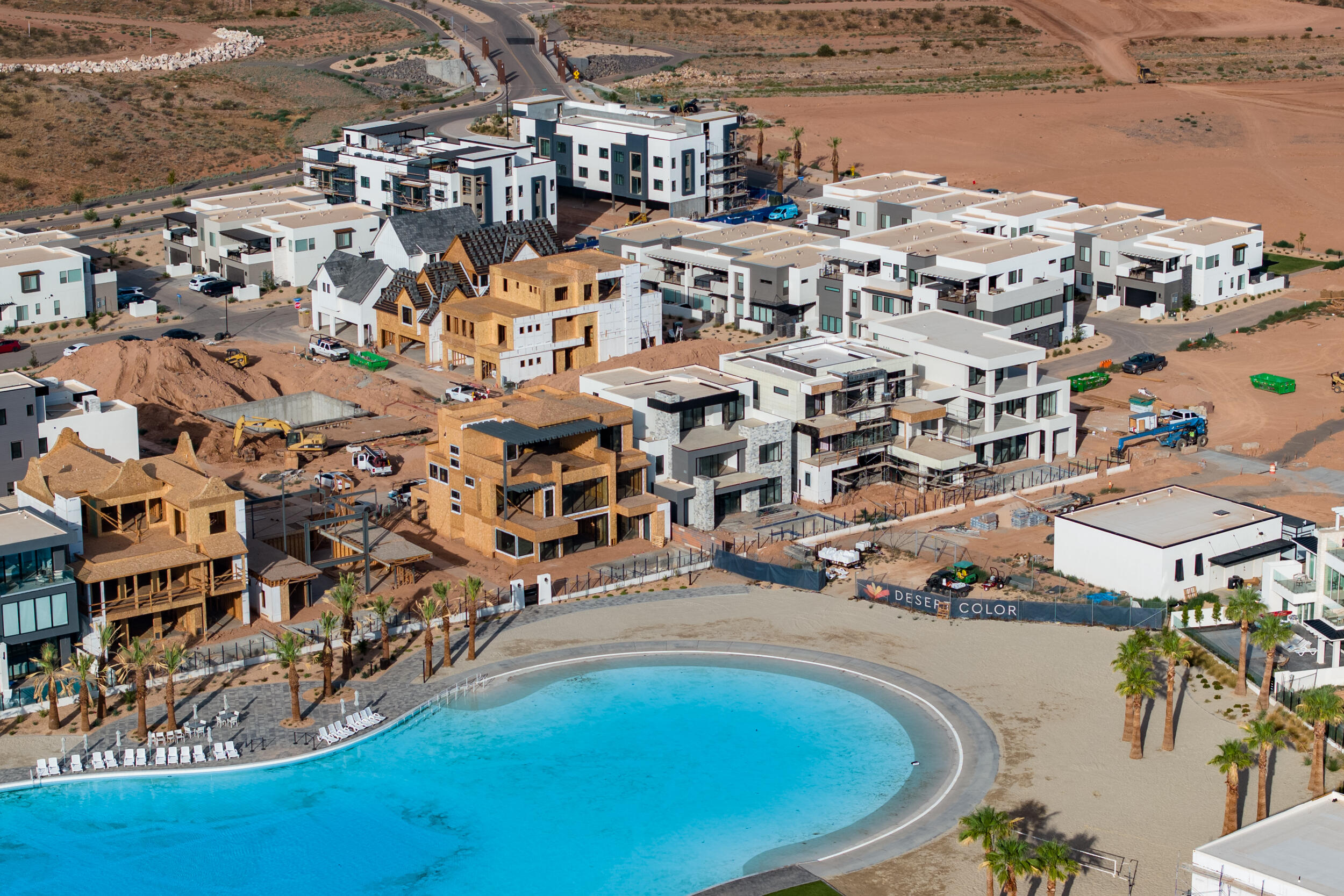 DESERT COLOR RESORT - Residential