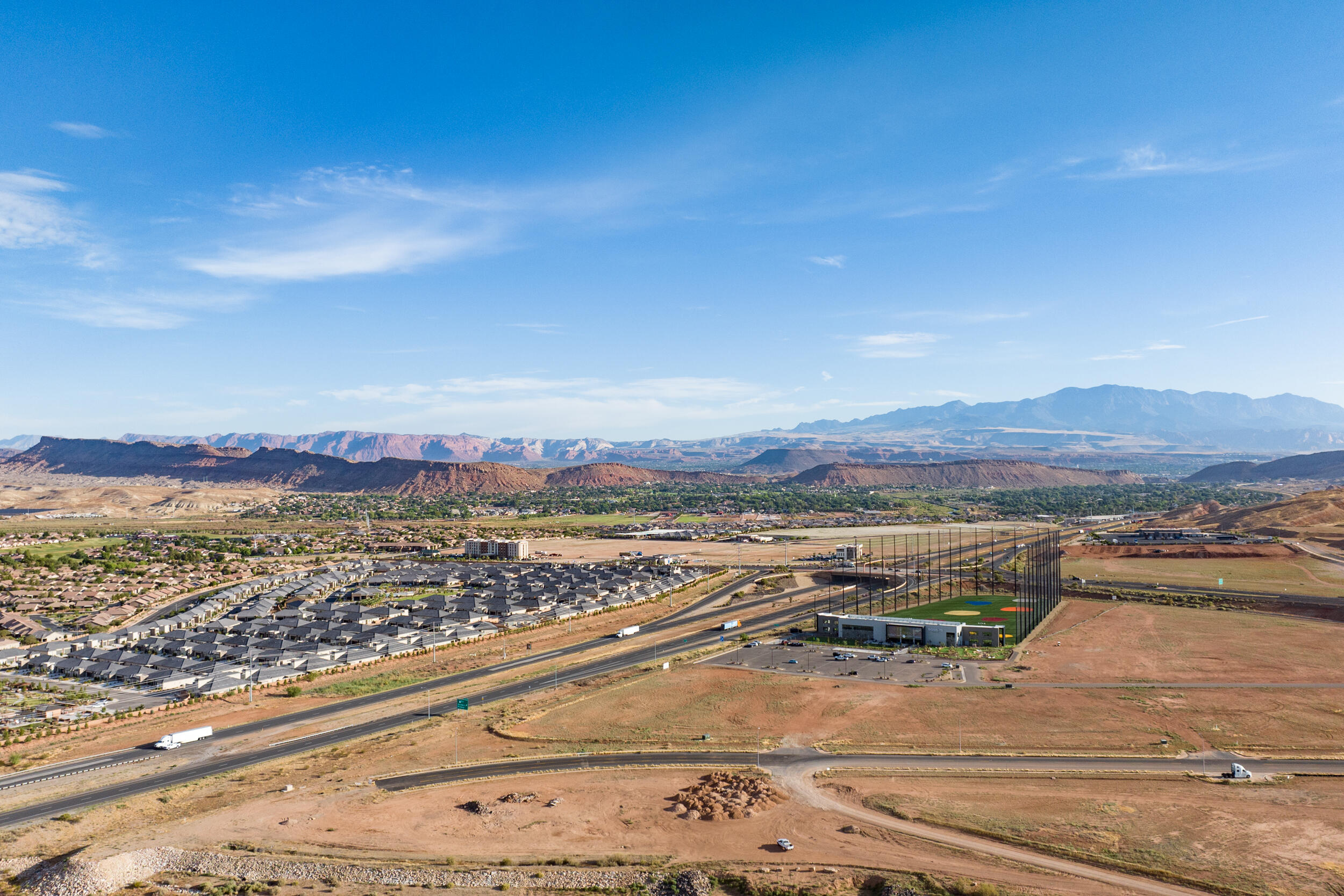 DESERT COLOR RESORT - Residential