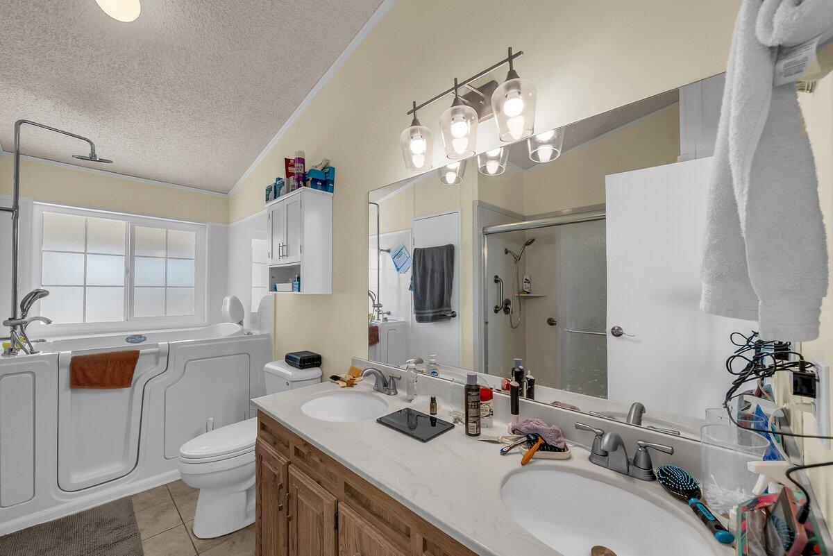 RAINBOW RIDGE MOBILE HOME PARK - Residential