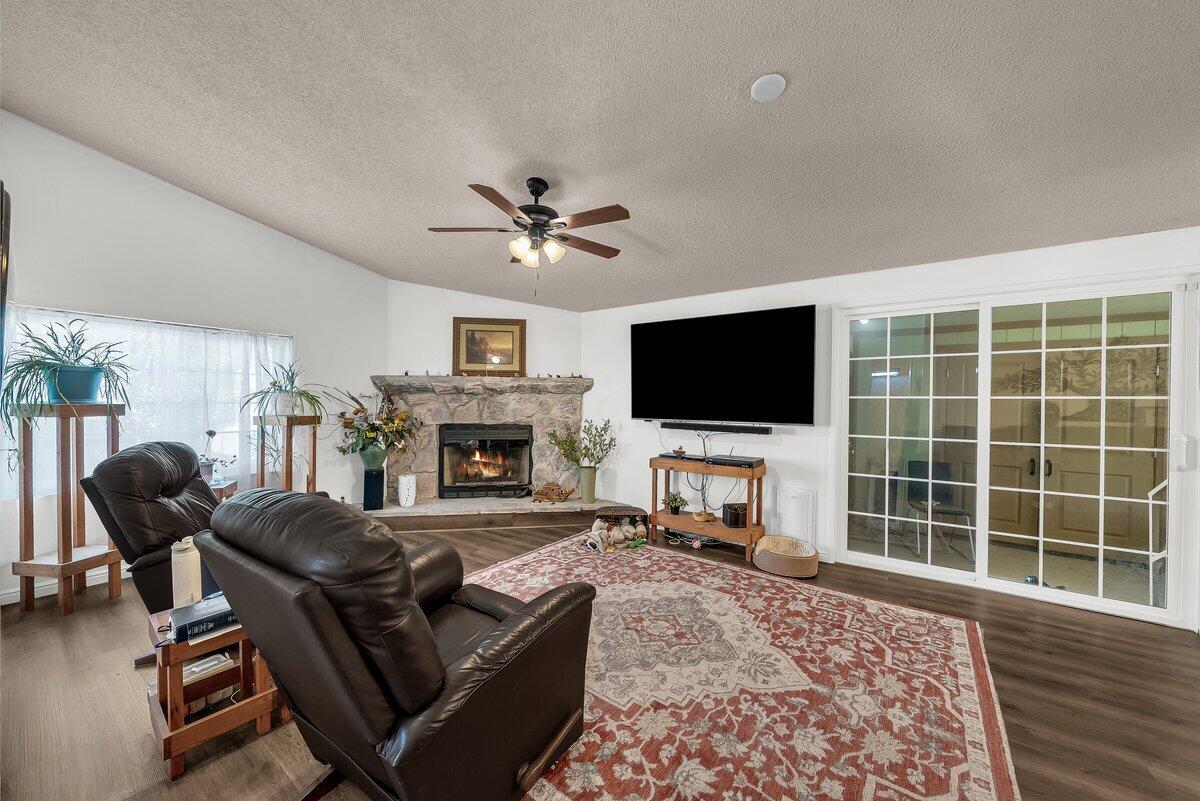 RAINBOW RIDGE MOBILE HOME PARK - Residential