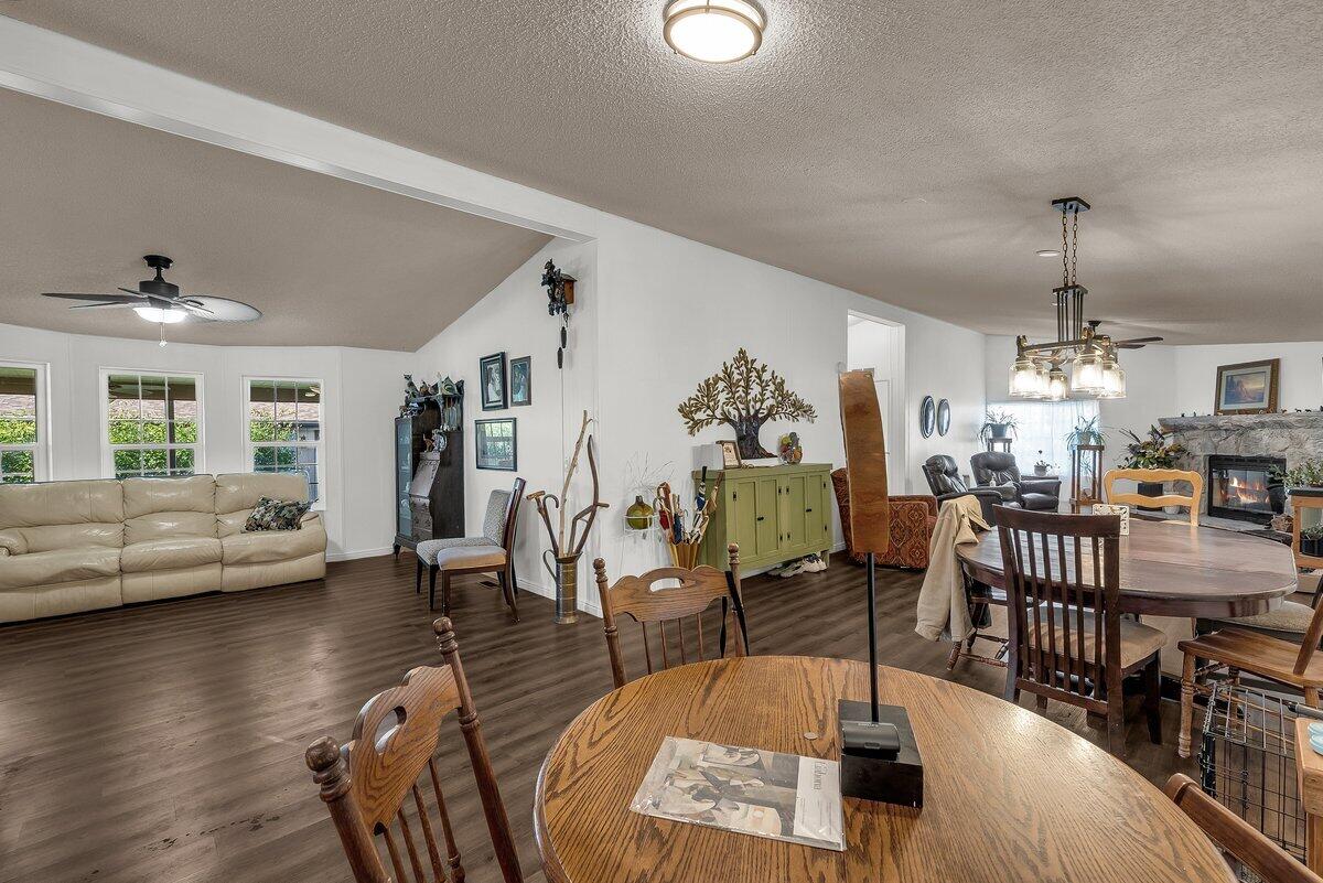 RAINBOW RIDGE MOBILE HOME PARK - Residential